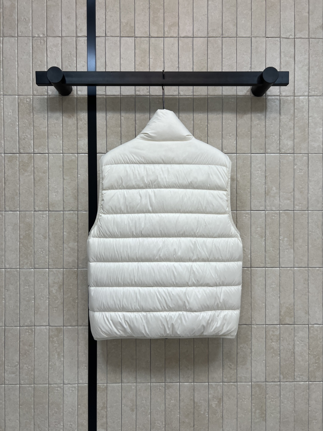 M家 25秋冬新款 立领羽绒马甲 高密锦纶面料防风防泼水 国标90鹅绒填充 保暖又轻盈 立领+双向拉链门