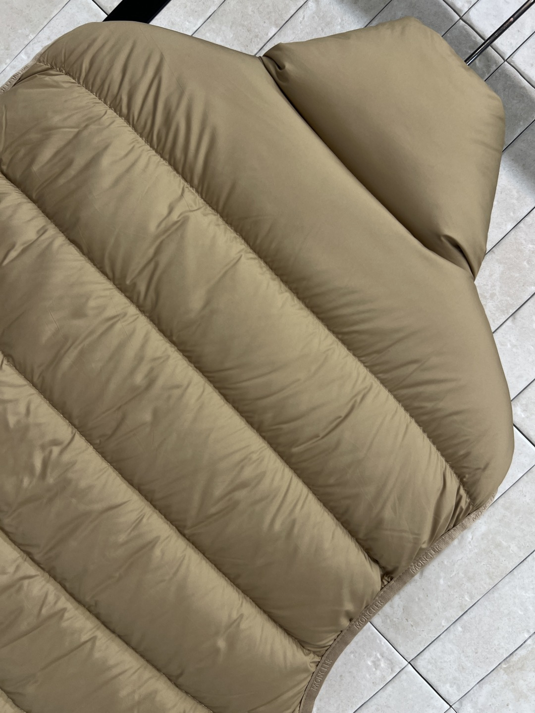 M家 25秋冬新款 立领羽绒马甲 高密锦纶面料防风防泼水 国标90鹅绒填充 保暖又轻盈 立领+双向拉链门