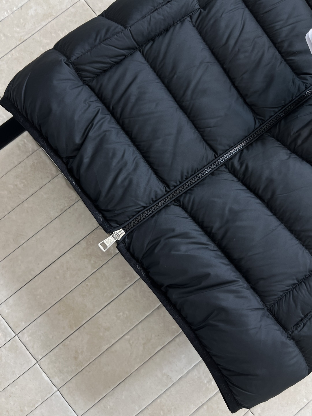 M家 25秋冬新款 立领羽绒马甲 高密锦纶面料防风防泼水 国标90鹅绒填充 保暖又轻盈 立领+双向拉链门