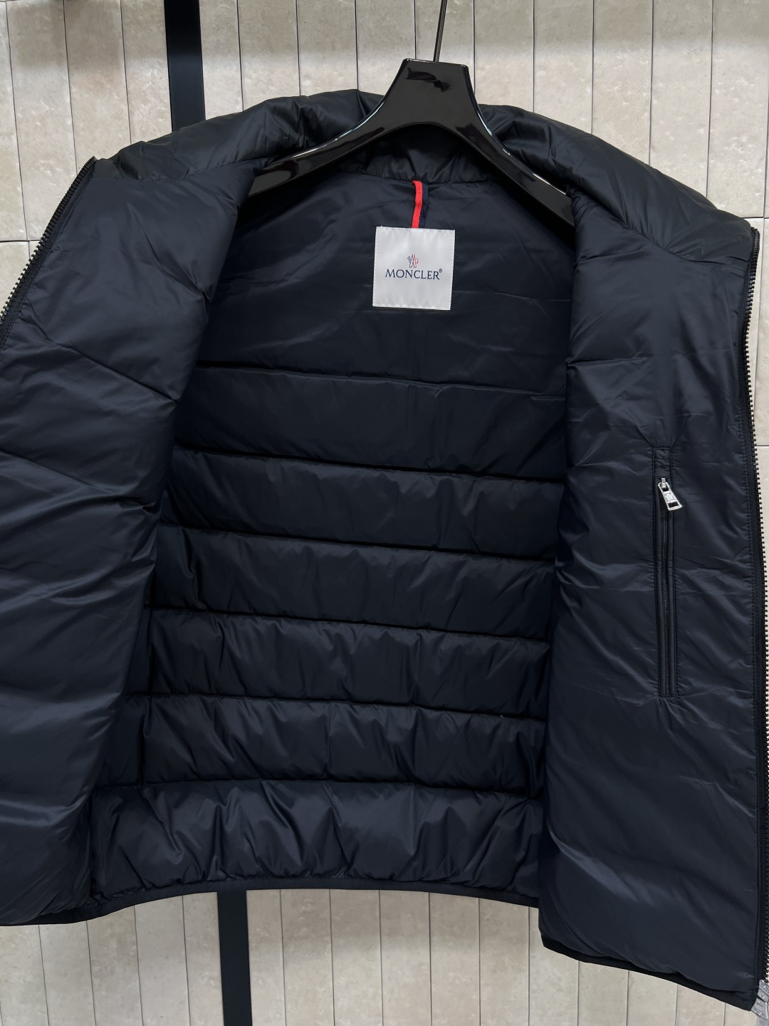 M家 25秋冬新款 立领羽绒马甲 高密锦纶面料防风防泼水 国标90鹅绒填充 保暖又轻盈 立领+双向拉链门