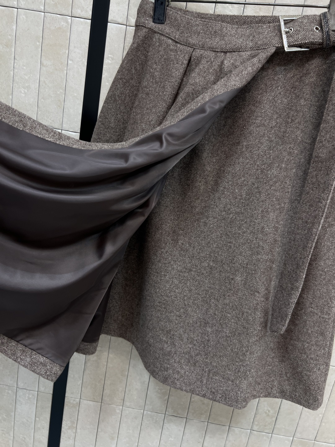 BC家 25秋冬新款 毛呢一片式压褶半裙 高腰A字版型 适合多种身高 面料柔软厚度适中 秋冬穿超合适 压