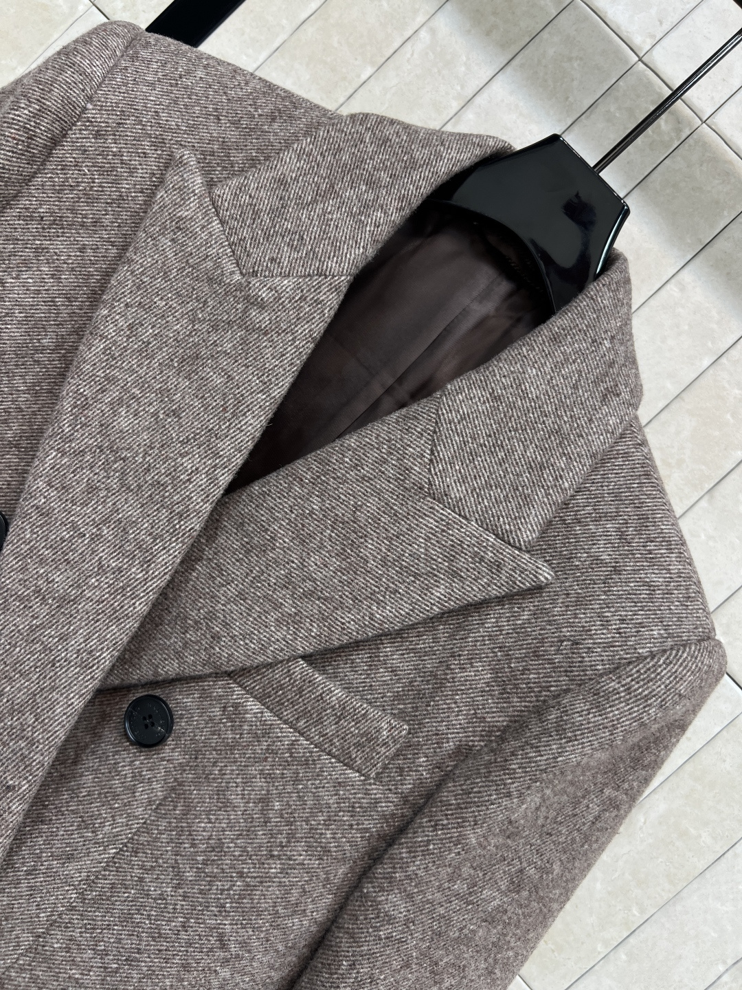 BC家 25秋冬新款 羊毛双排扣西装外套 选用高品质羊毛 轻盈抗风又保暖 秋冬穿超合适！经典logo双排