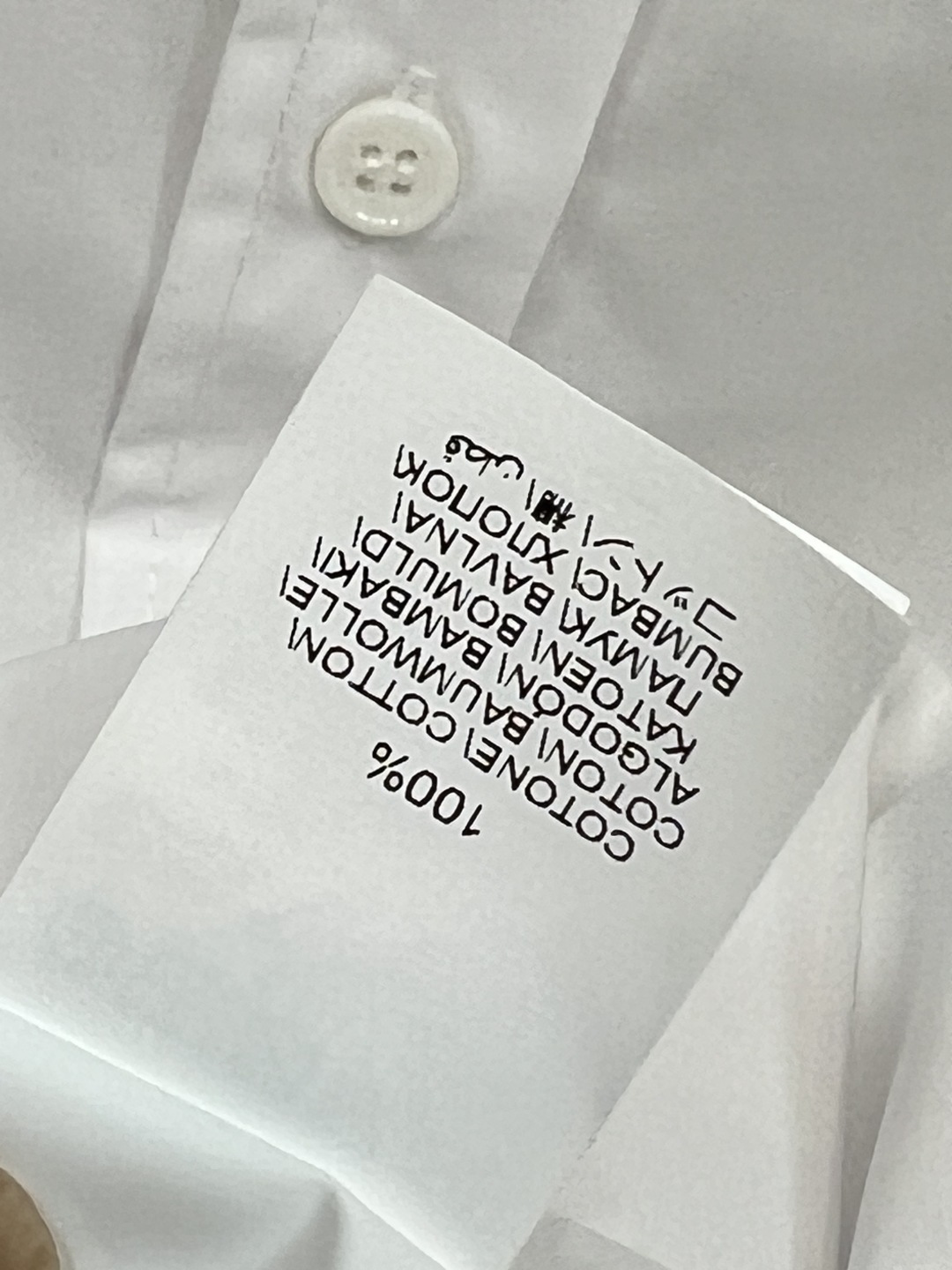 BC家 25秋冬新款 立领白衬衫 日常百搭小单品 小立领宽松版型 串珠立领+品牌刺绣徽标点缀 低调又有辨