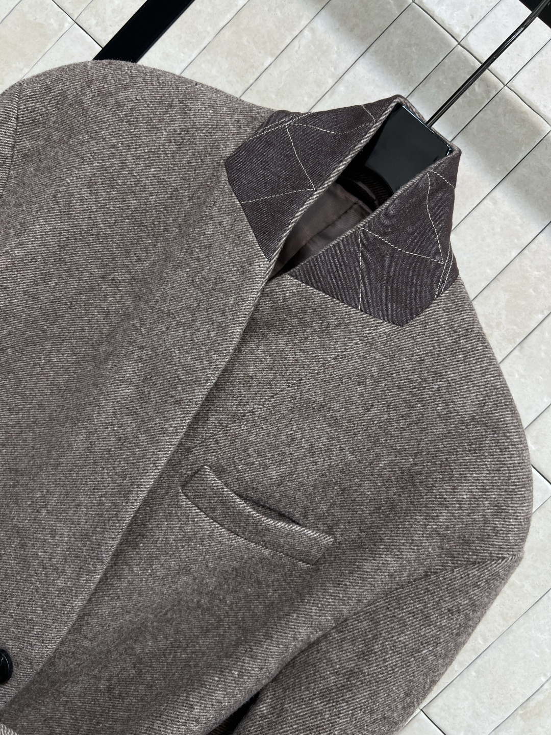 BC家 25秋冬新款 羊毛立领长外套 采用高品质羊毛 柔软又保暖 秋冬穿超合适！灰色调复古感满满 低调又