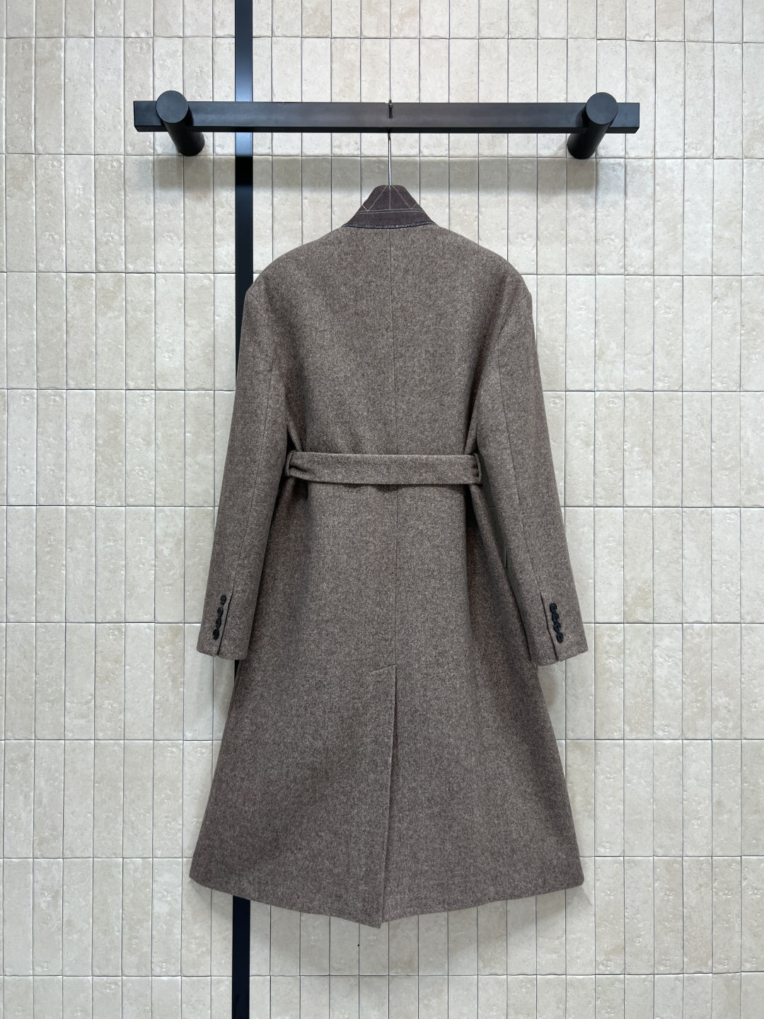 BC家 25秋冬新款 羊毛立领长外套 采用高品质羊毛 柔软又保暖 秋冬穿超合适！灰色调复古感满满 低调又