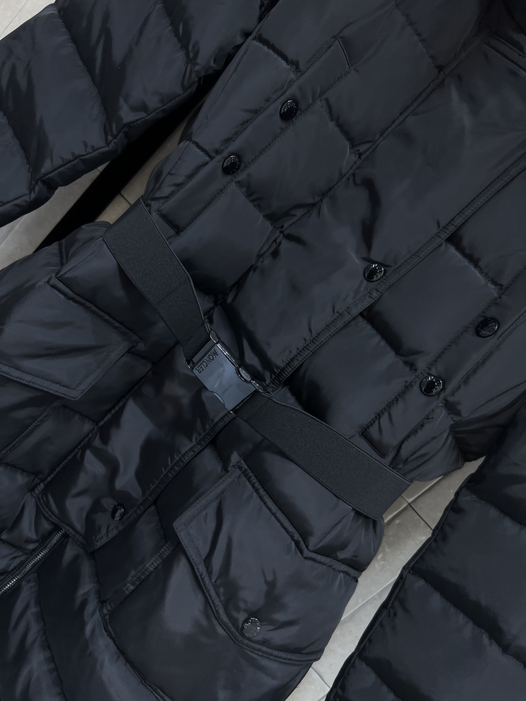 M家 25秋冬新款 连帽长款羽绒服 国标90白鹅绒填充 保暖力满分！外层防水面料+可拆卸狐狸毛领，奢华又