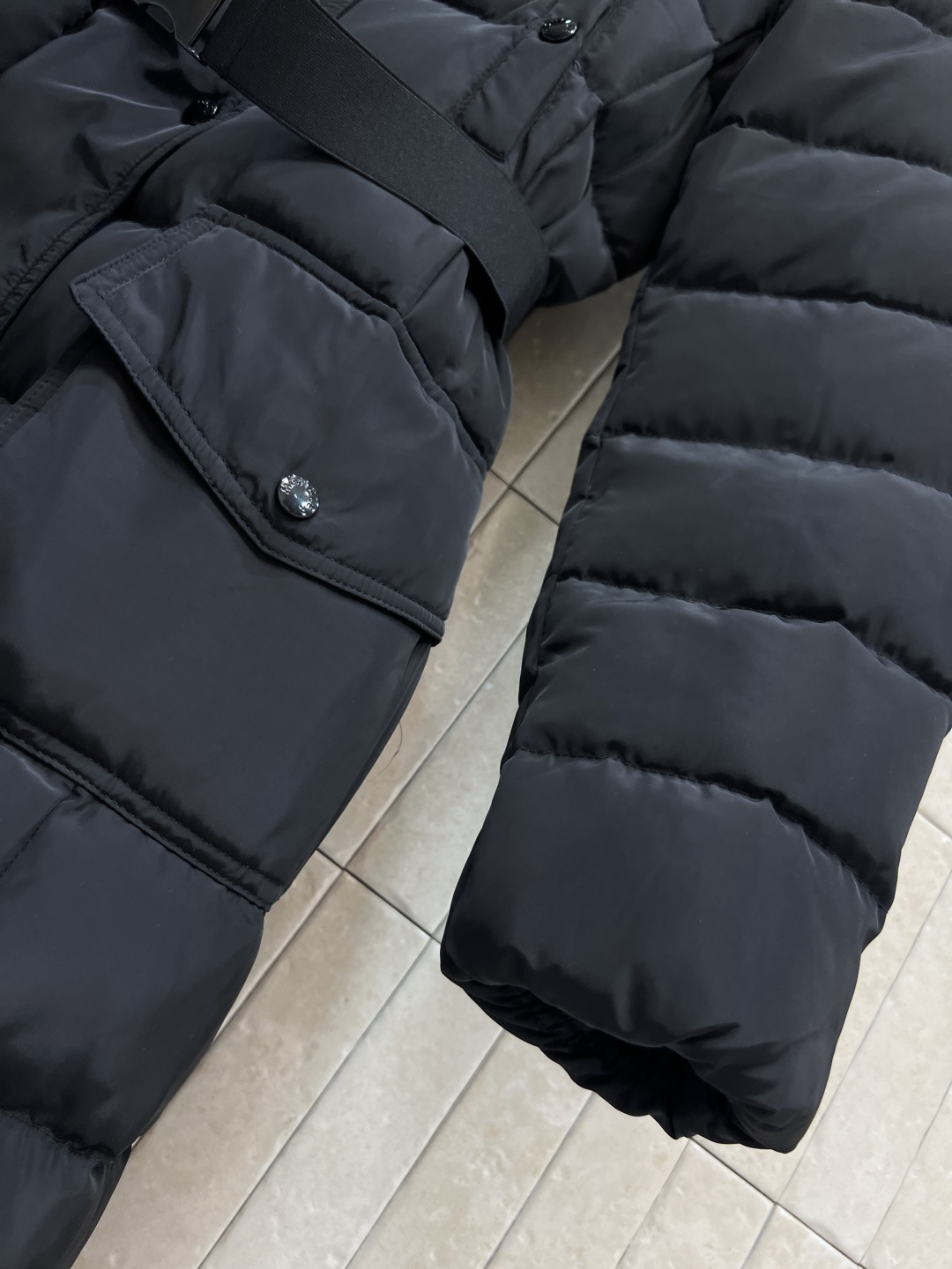 M家 25秋冬新款 连帽长款羽绒服 国标90白鹅绒填充 保暖力满分！外层防水面料+可拆卸狐狸毛领，奢华又