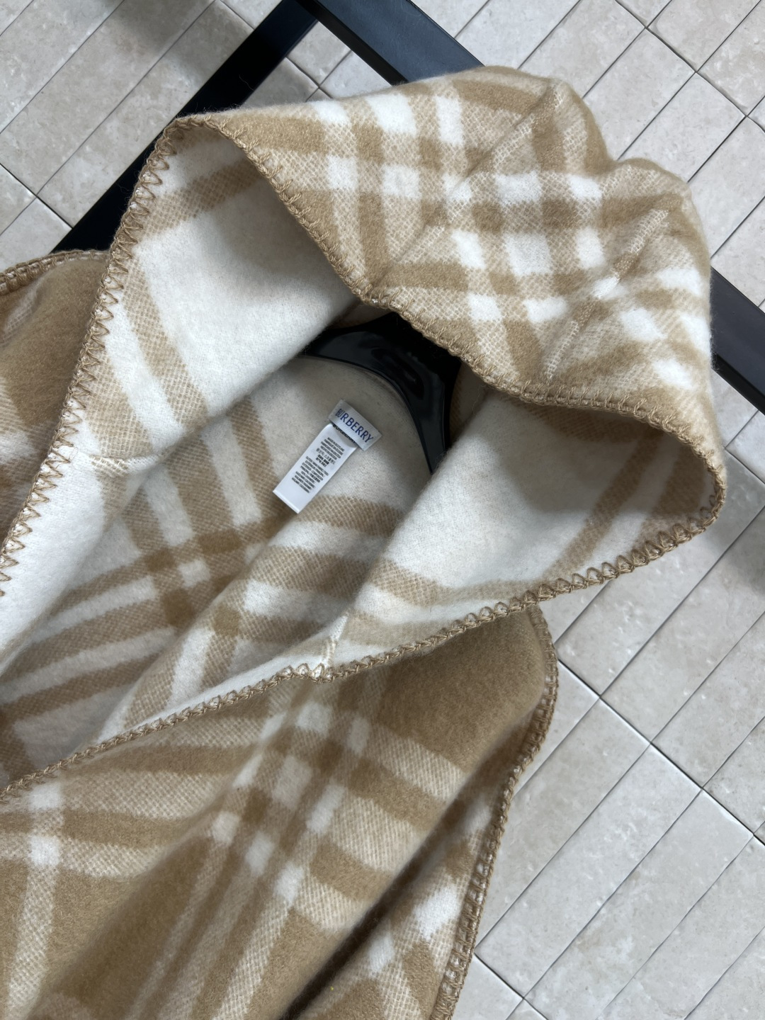 BUR家 25秋冬新款 格纹山羊绒连帽斗篷披肩 100%山羊绒材质 柔软又保暖 秋冬必备！经典格纹＋马术