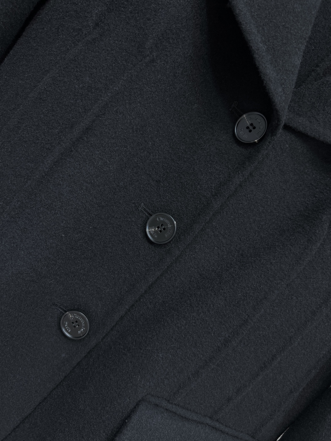 D家 25秋冬新款 海军领羊毛短款外套 黑色羊毛材质 柔软又保暖 秋冬穿超合适！ 定制logo三颗纽扣设