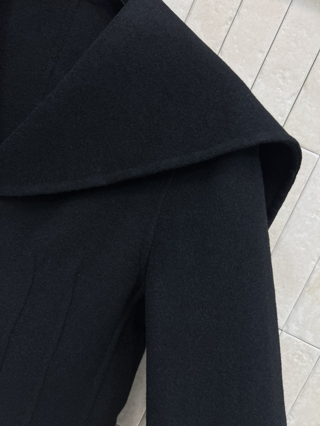 D家 25秋冬新款 海军领羊毛短款外套 黑色羊毛材质 柔软又保暖 秋冬穿超合适！ 定制logo三颗纽扣设