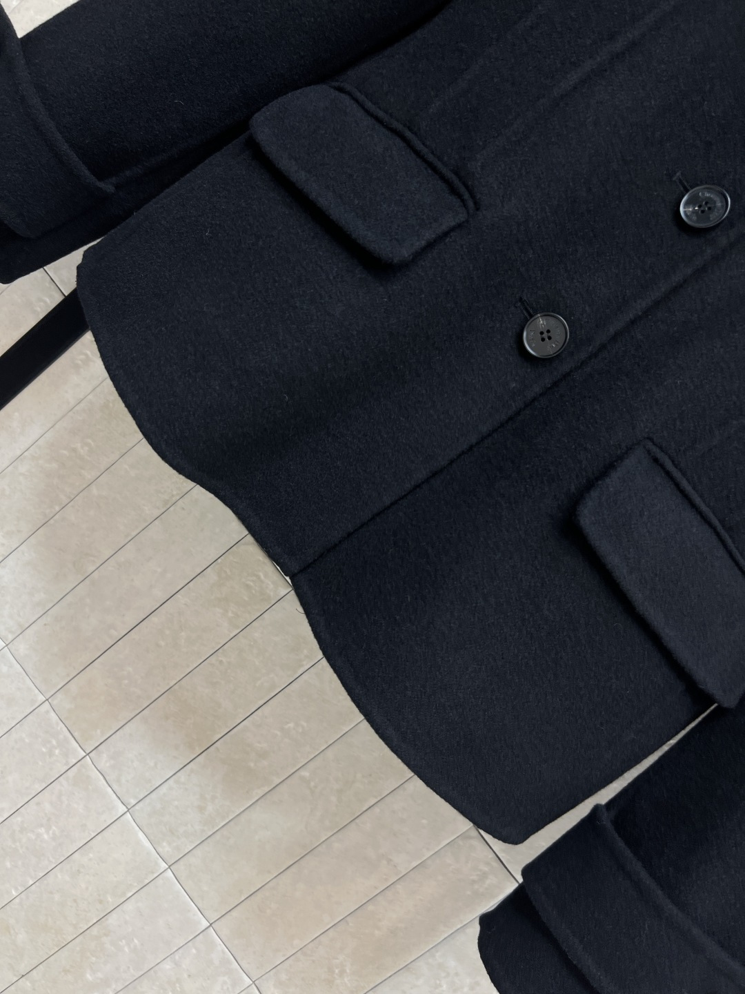 D家 25秋冬新款 海军领羊毛短款外套 黑色羊毛材质 柔软又保暖 秋冬穿超合适！ 定制logo三颗纽扣设