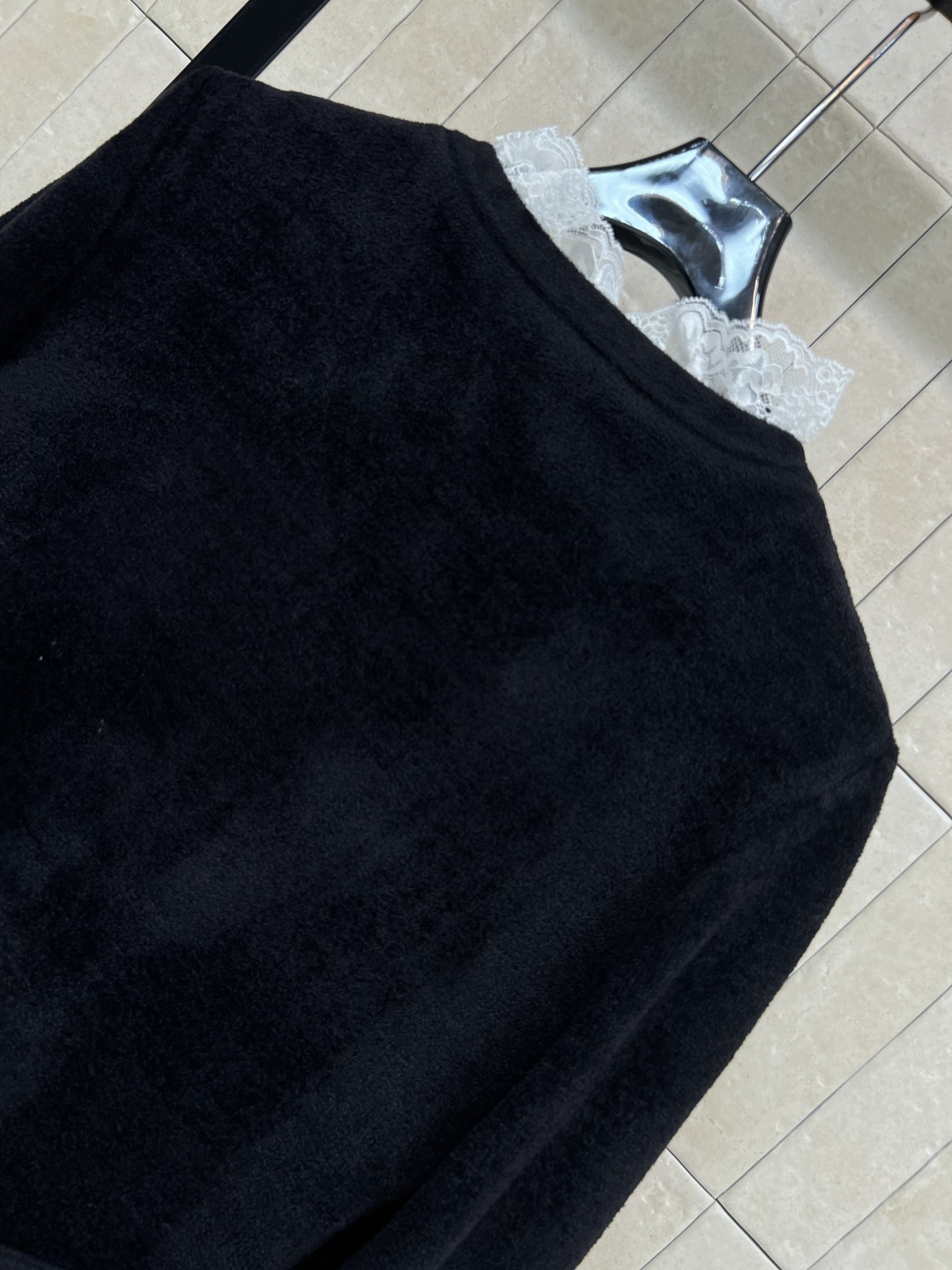 Self 25秋冬新款 丝绒雪尼尔针织外套 柔软耐磨又抗静电 秋冬穿超舒服！黑色主调+精致水钻扣 法式蕾