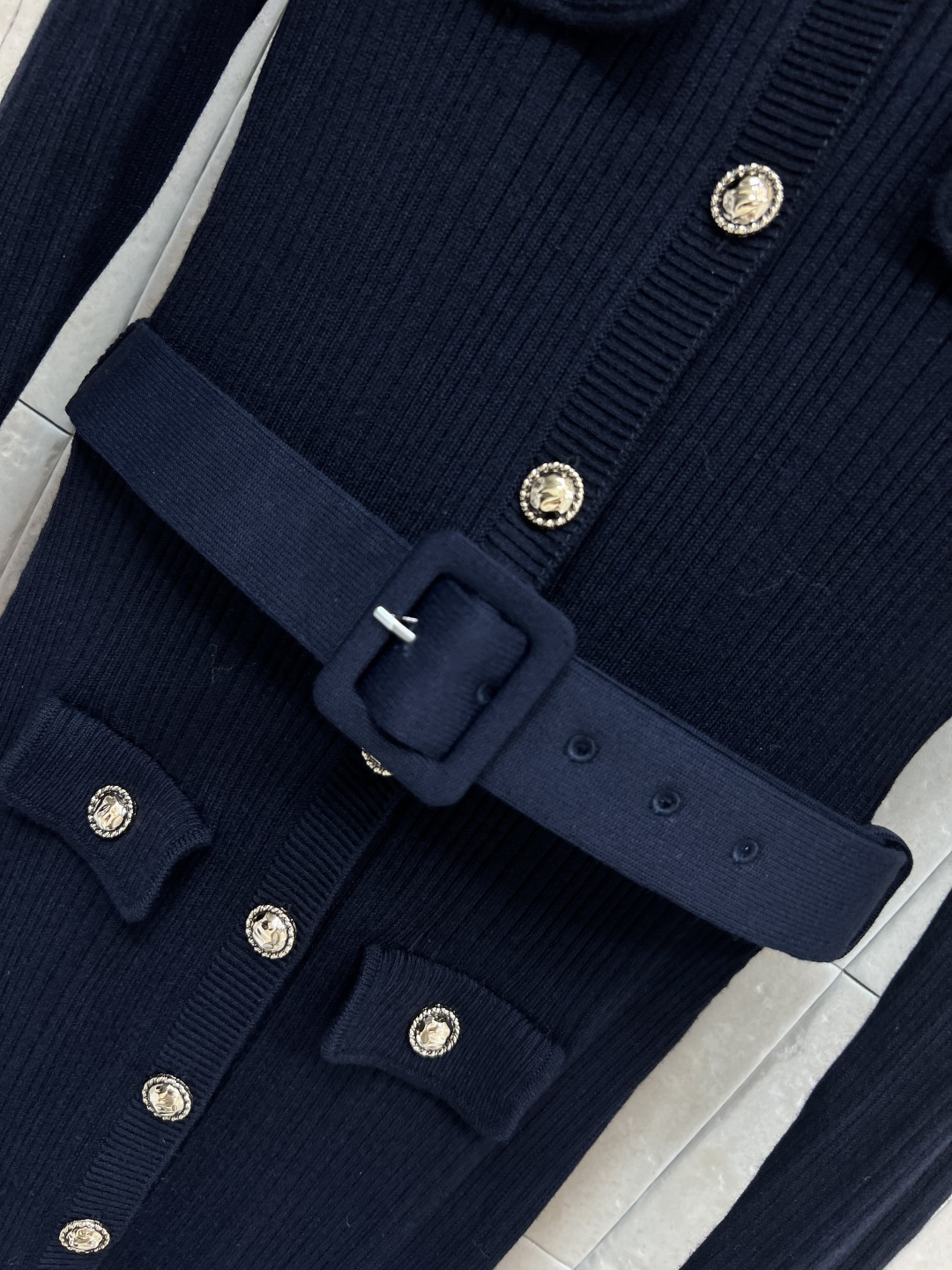 Self 25秋冬新款 藏蓝针织长款连衣裙 秋冬穿超舒服！立领+金色纽扣+腰带 复古小香风感满满 袖口白