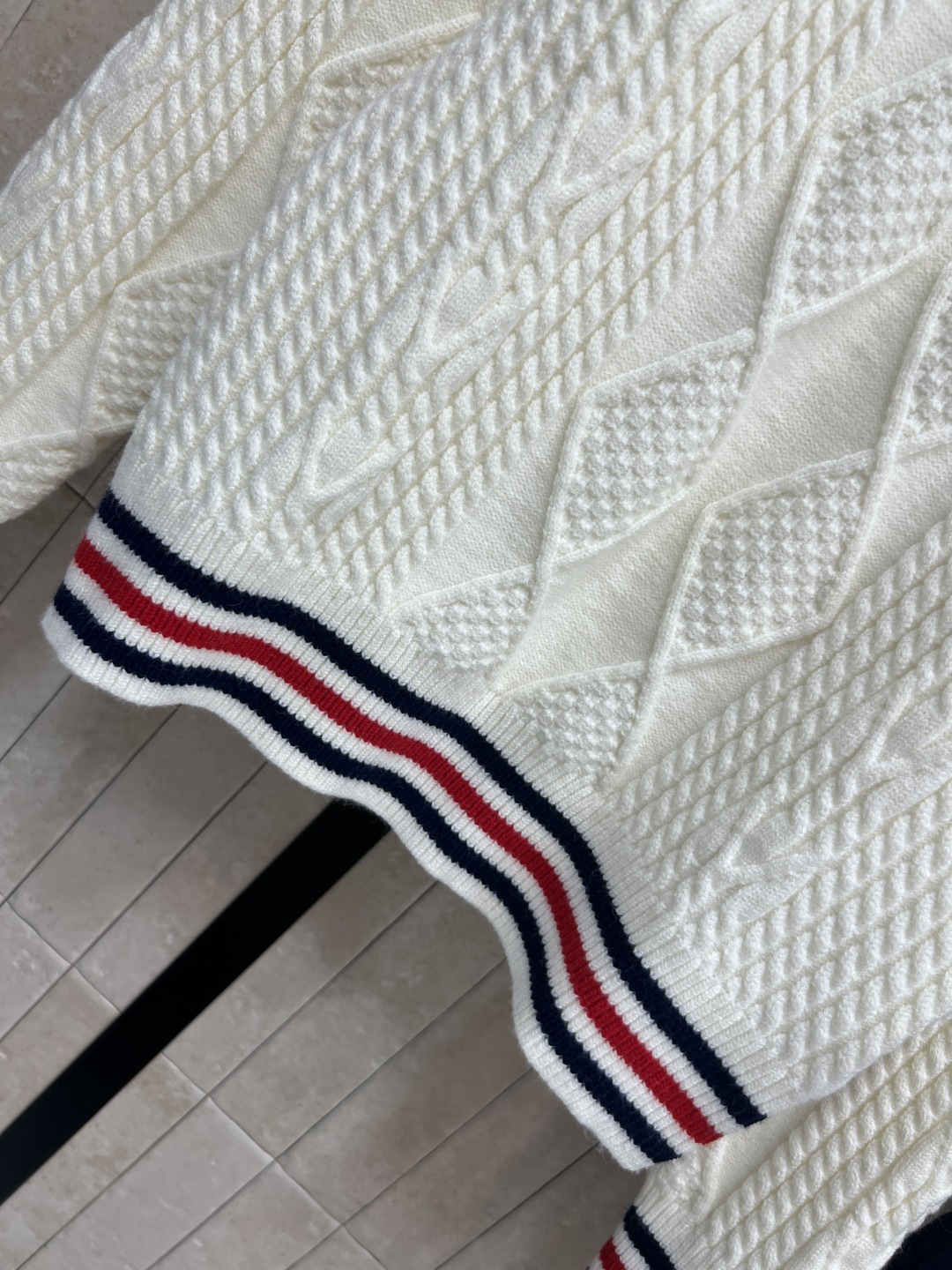 MIu家 25秋冬新款 麻花提花针织毛衣 经典麻花纹理+撞色条纹 学院风满满！柔软针织面料 秋冬穿超舒服