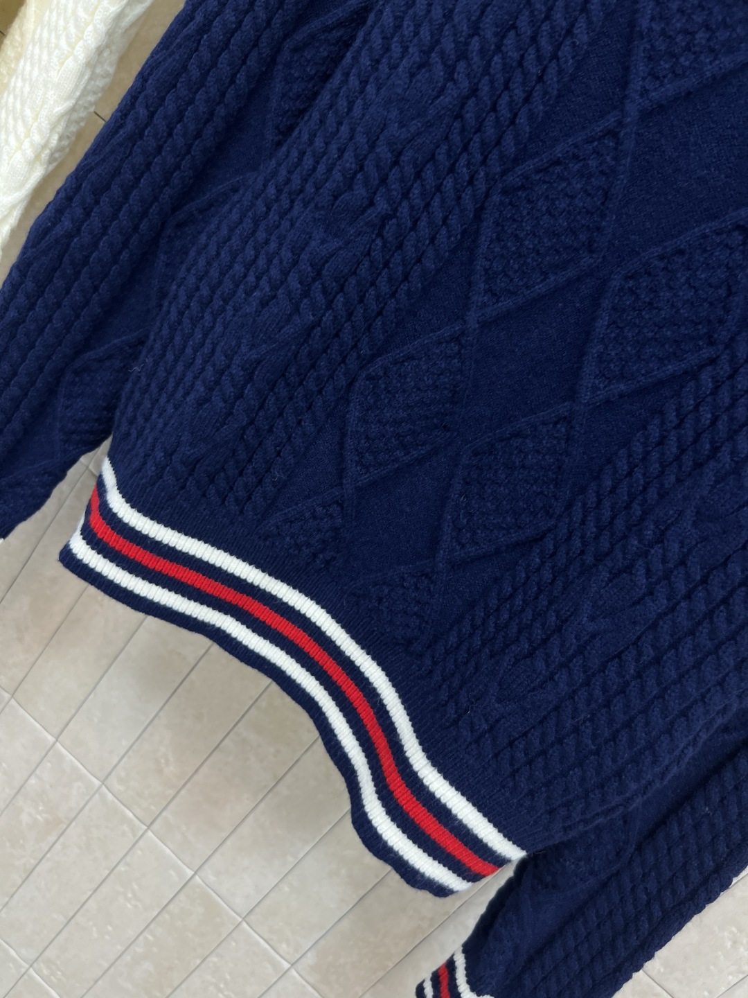 MIu家 25秋冬新款 麻花提花针织毛衣 经典麻花纹理+撞色条纹 学院风满满！柔软针织面料 秋冬穿超舒服