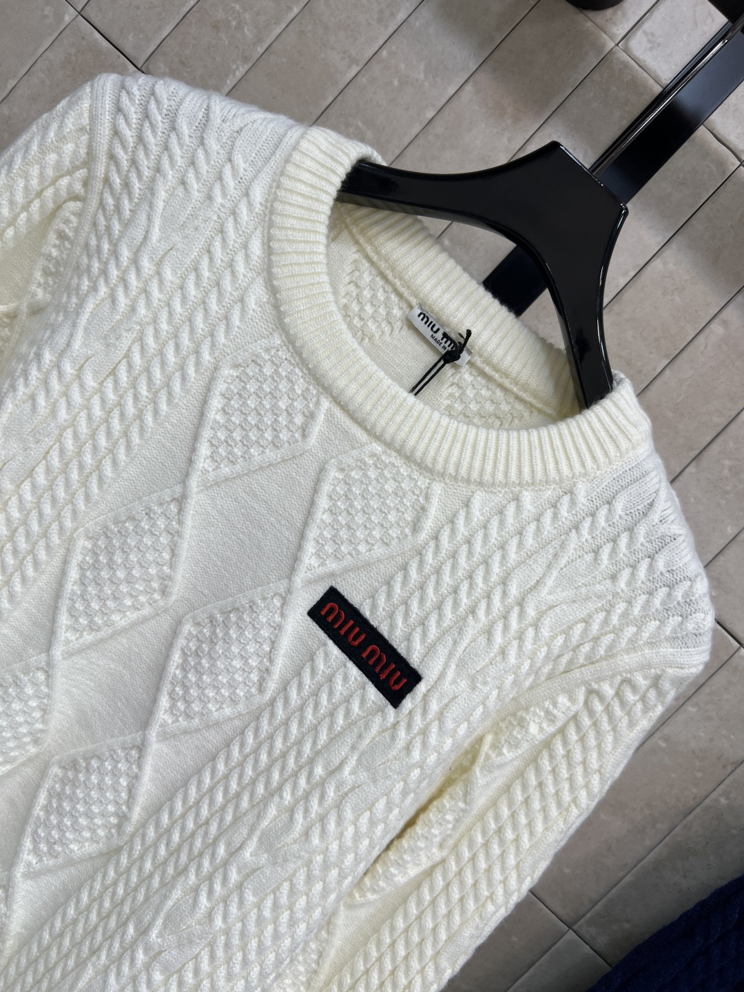 MIu家 25秋冬新款 麻花提花针织毛衣 经典麻花纹理+撞色条纹 学院风满满！柔软针织面料 秋冬穿超舒服