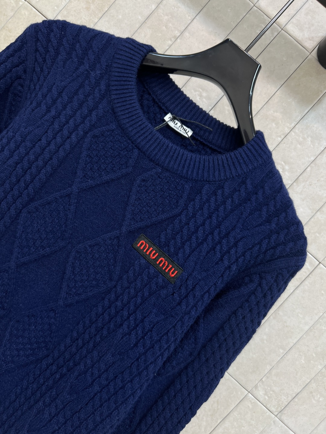 MIu家 25秋冬新款 麻花提花针织毛衣 经典麻花纹理+撞色条纹 学院风满满！柔软针织面料 秋冬穿超舒服