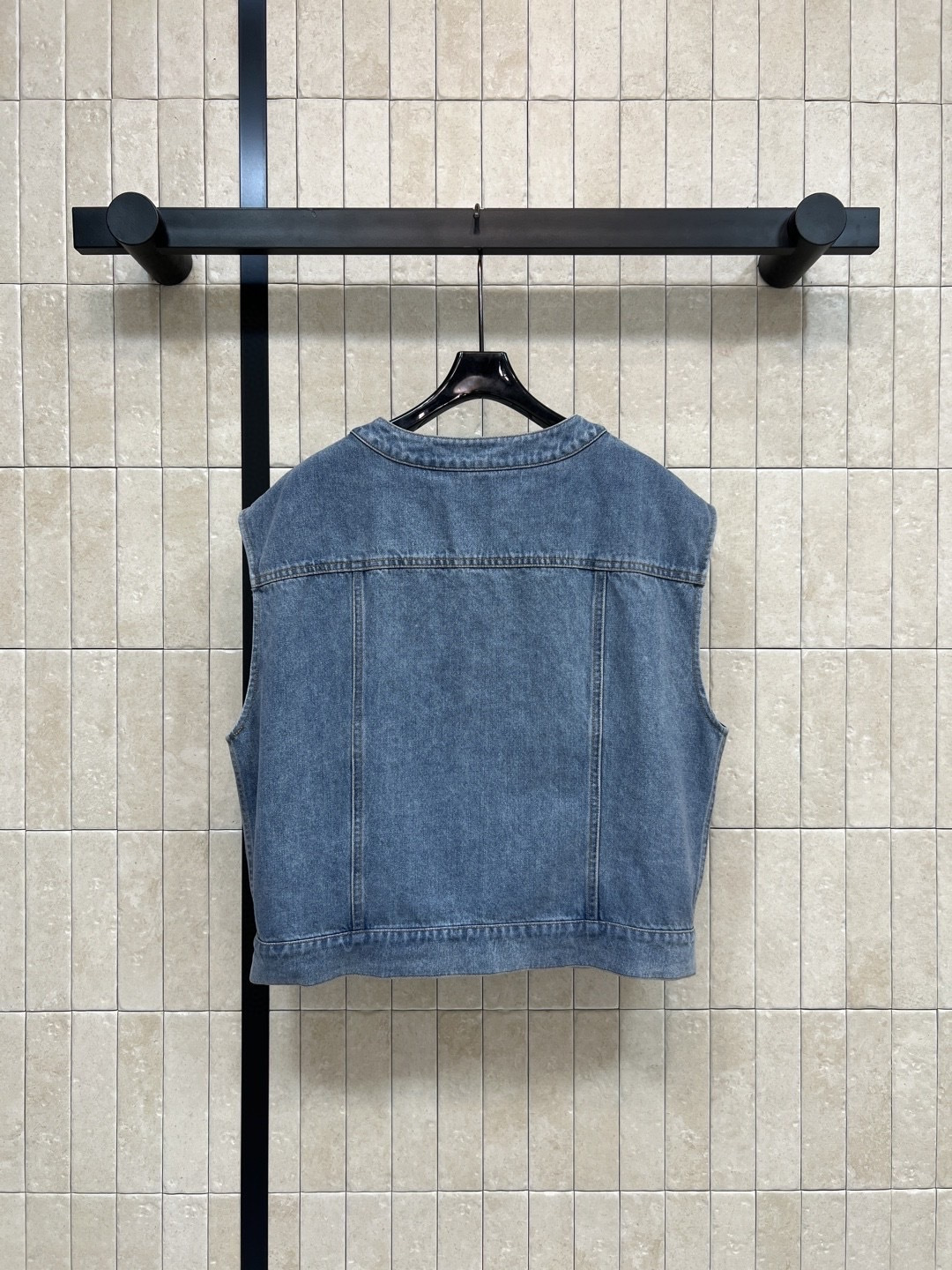 小香家 25秋冬新款 蝴蝶结牛仔马甲 胸前大蝴蝶结 甜美又叛逆随性子 圆领设计修饰颈部线条 春夏秋冬都能