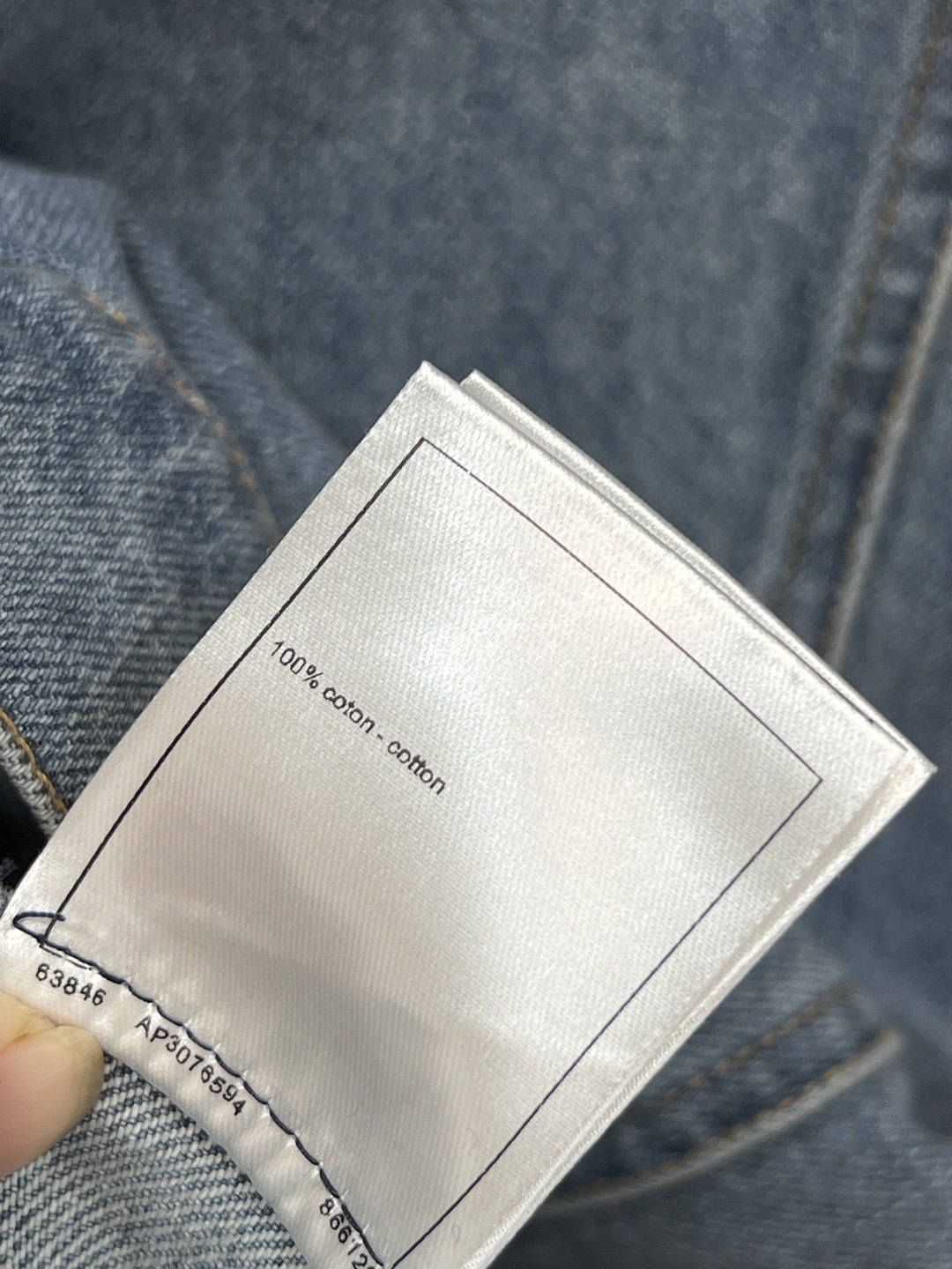 小香家 25秋冬新款 蝴蝶结牛仔马甲 胸前大蝴蝶结 甜美又叛逆随性子 圆领设计修饰颈部线条 春夏秋冬都能