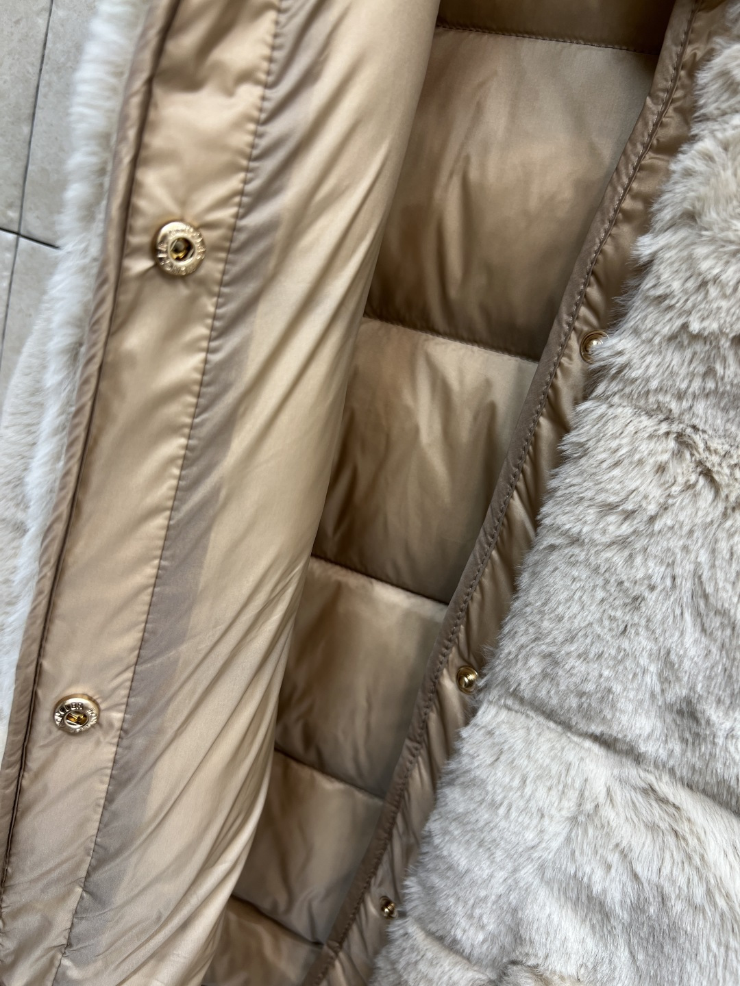 M家 25秋冬新款 泰迪绒羽绒立领马甲 外层柔软泰迪绒+内衬哑光合成面料 国标90鹅绒填充 轻盈又保暖 