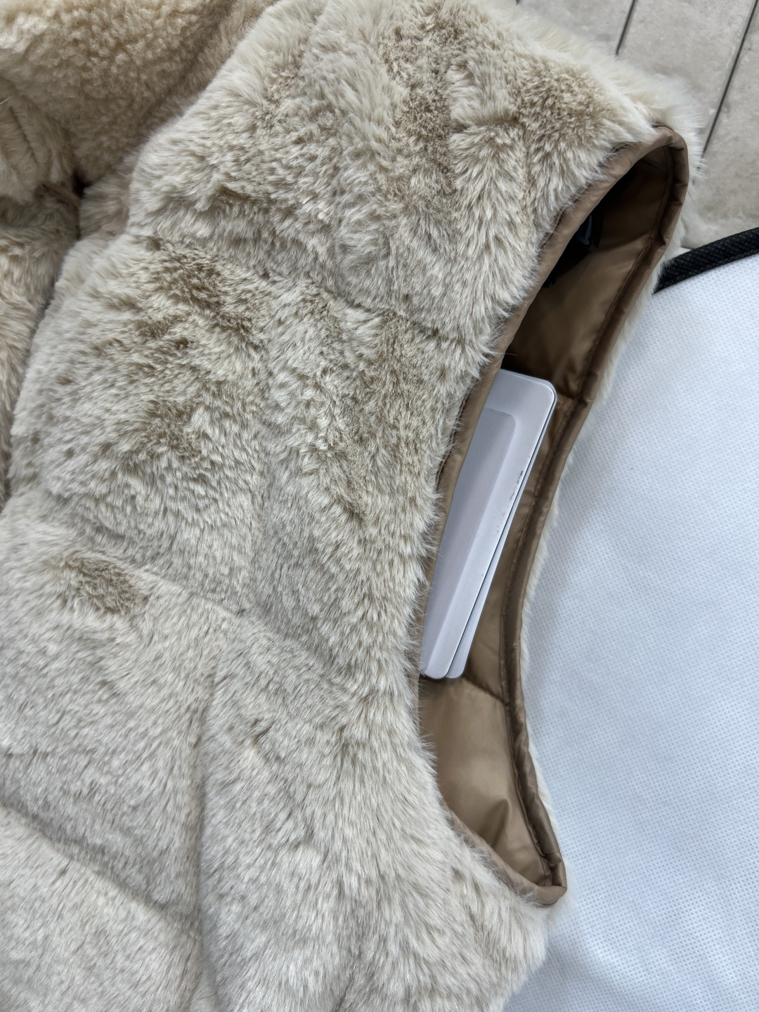 M家 25秋冬新款 泰迪绒羽绒立领马甲 外层柔软泰迪绒+内衬哑光合成面料 国标90鹅绒填充 轻盈又保暖 