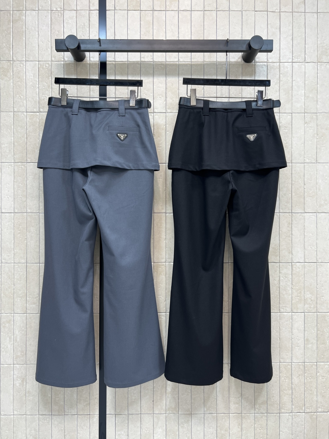 PD家 25秋冬新款 假两件臀帘西装微喇裤 定制西装面料垂坠感超赞 微喇设计 显瘦显腿长超友好！假两件臀