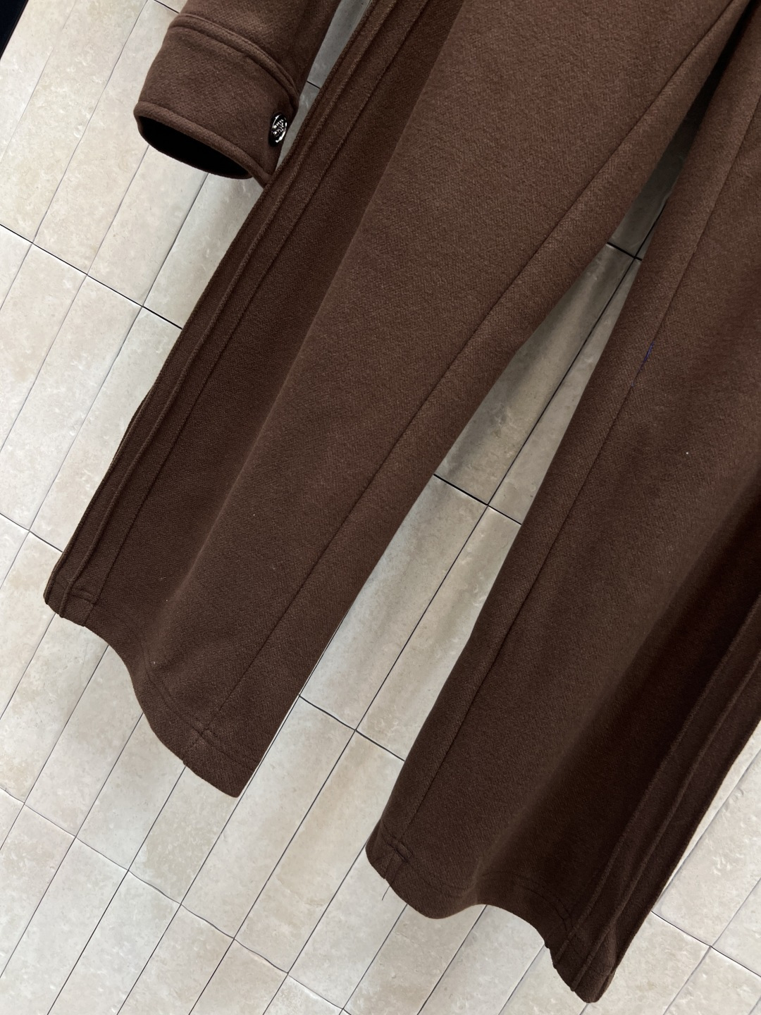 MIU家25秋冬新款 简约风休闲套装 棒球夹克外套+高腰休闲裤 经典品牌logo标志 一套上身实用又百搭