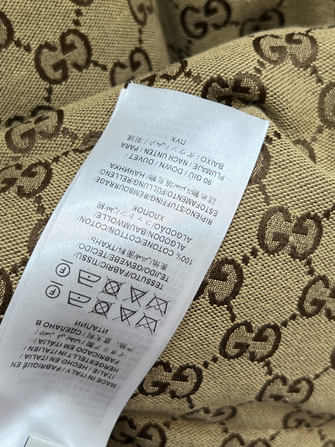 G家 25秋冬新款 双G提花立领羽绒服 寒冬行走的利器 保暖不臃肿 满印双G提花面料 低调又不失奢华感 