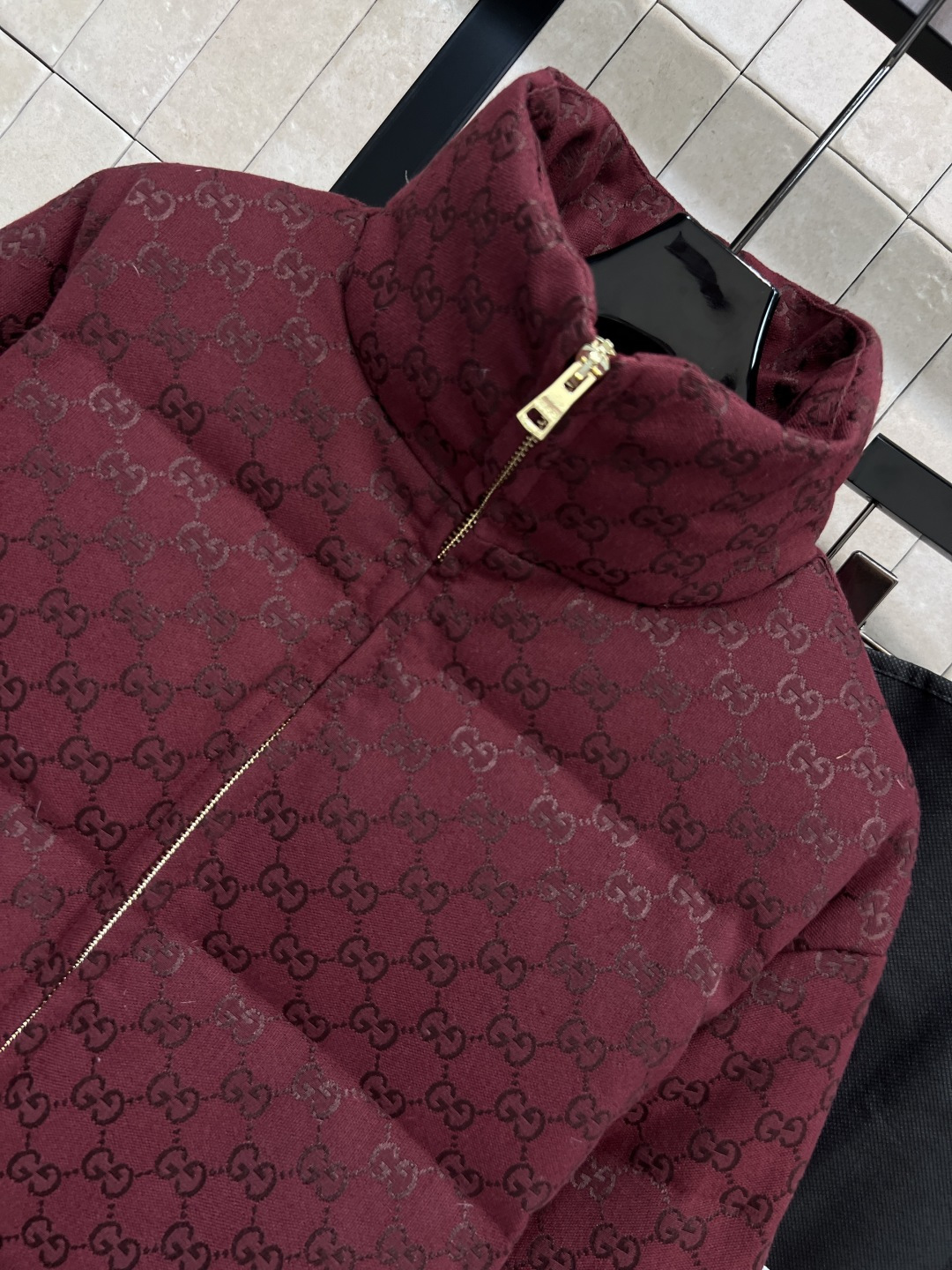 G家 25秋冬新款 双G提花立领羽绒服 寒冬行走的利器 保暖不臃肿 满印双G提花面料 低调又不失奢华感 