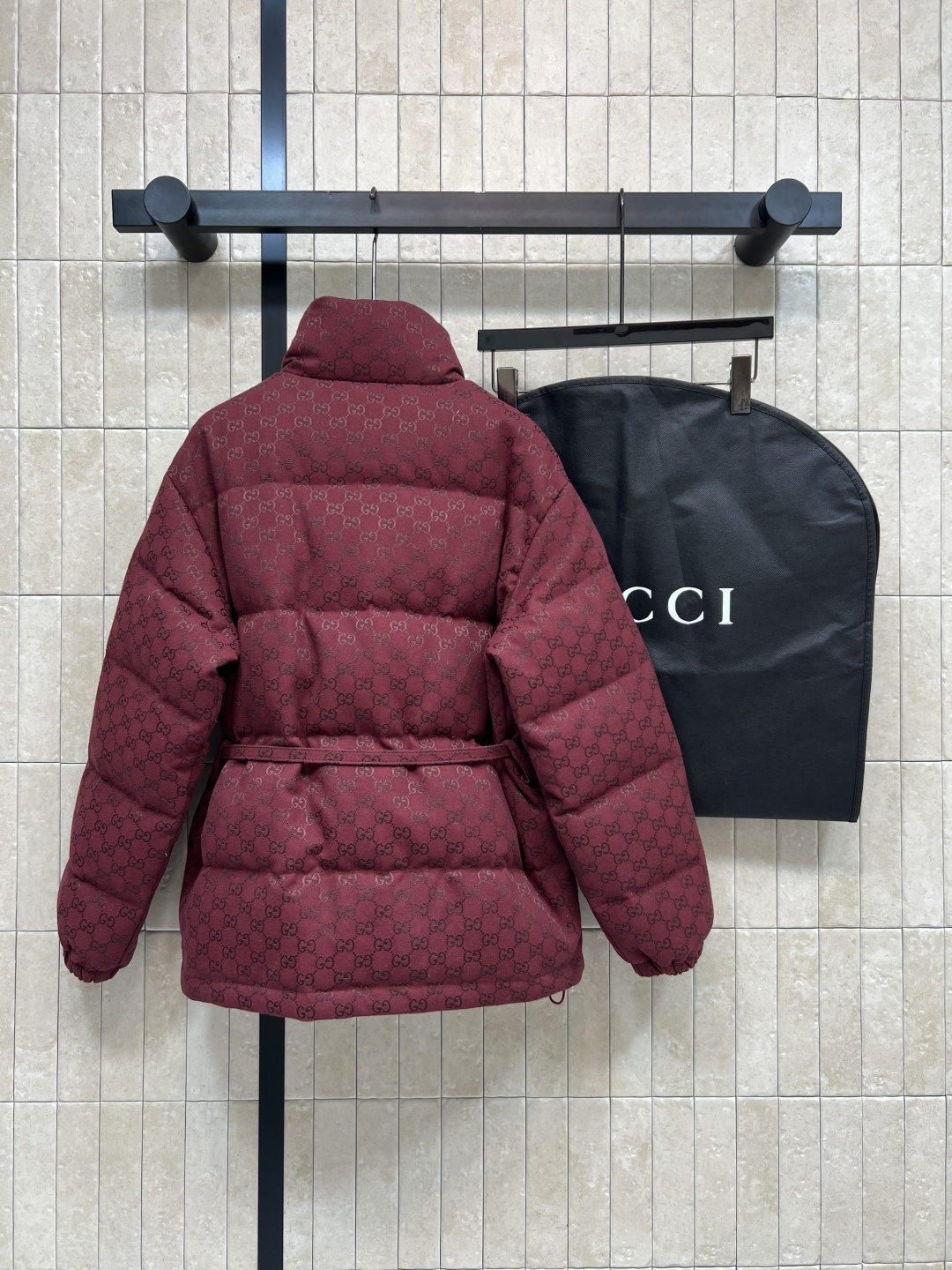 G家 25秋冬新款 双G提花立领羽绒服 寒冬行走的利器 保暖不臃肿 满印双G提花面料 低调又不失奢华感 