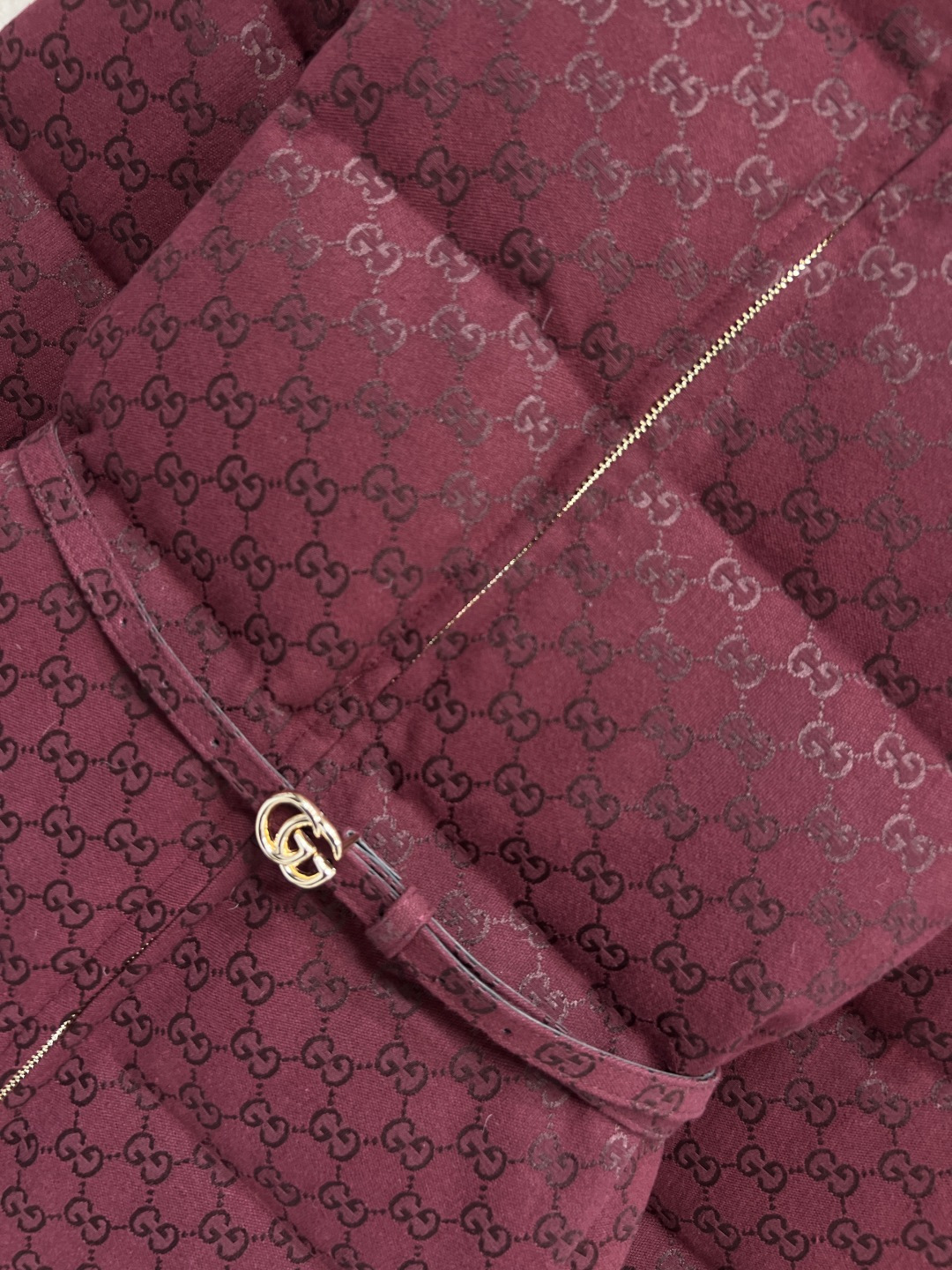 G家 25秋冬新款 双G提花立领羽绒服 寒冬行走的利器 保暖不臃肿 满印双G提花面料 低调又不失奢华感 