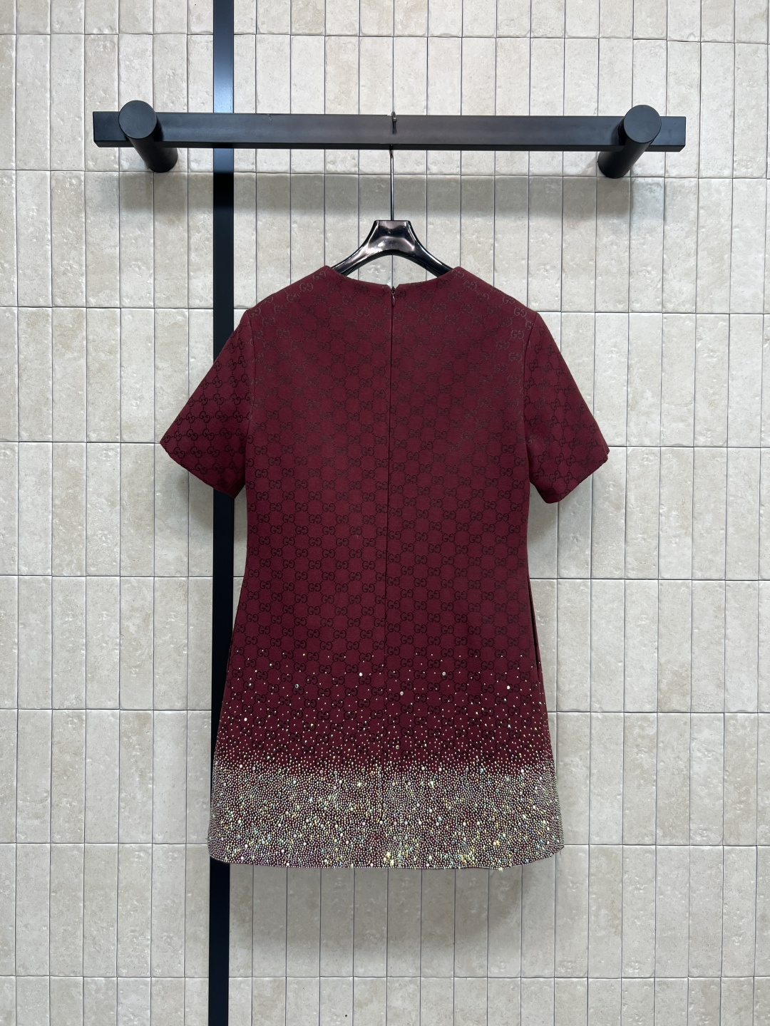 G家 25秋冬新款 双G提花烫钻短袖连衣裙 定制YB进口双G提花面料 质感高级挺括 绿色和酒红色可选 圆