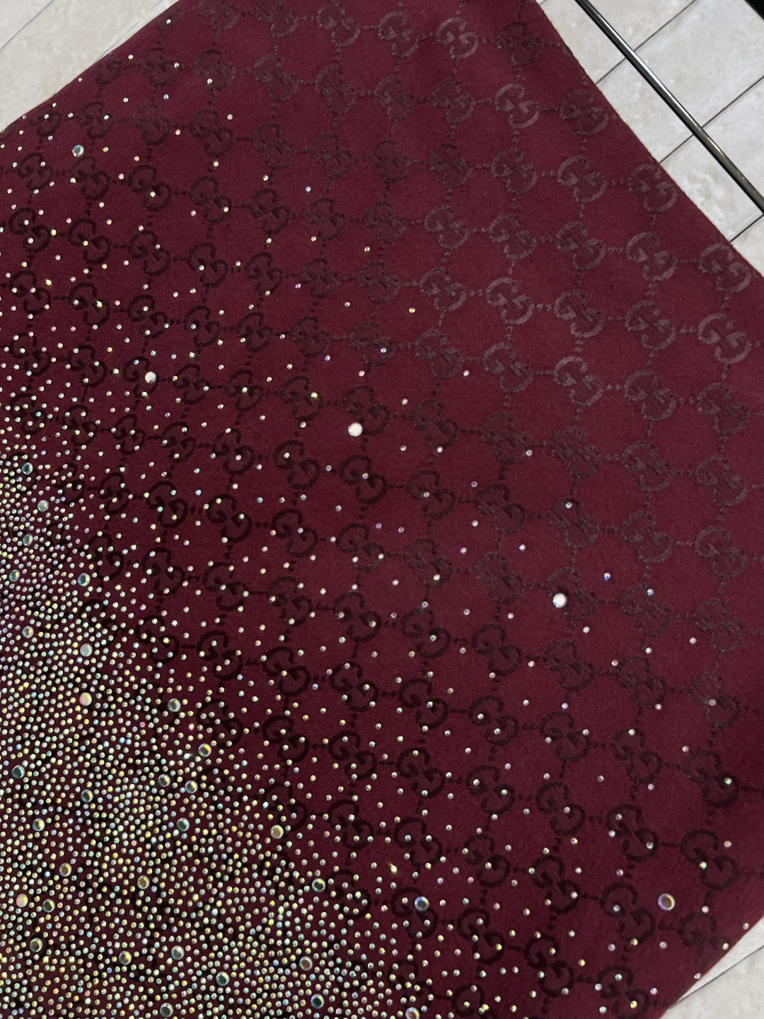 G家 25秋冬新款 双G提花烫钻短裙 定制YB进口双G提花面料 质感高级挺括 绿色和酒红色可选 内衬绗缝