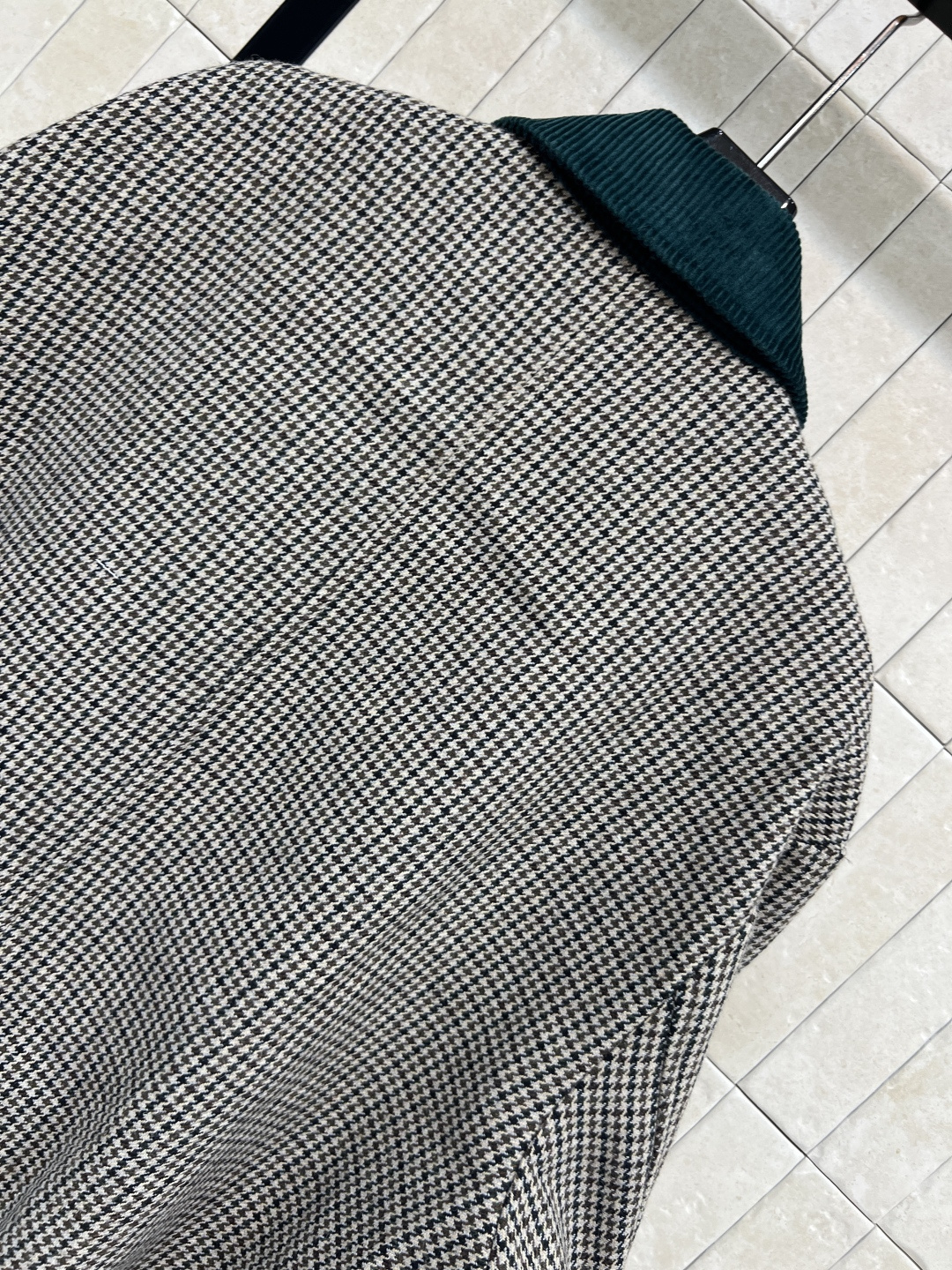 MIu家 25秋冬新款唐嫣同款千鸟格外套 羊毛混纺+夹棉内里 秋冬穿超保暖！墨绿灯芯绒翻领+胸前立体字母