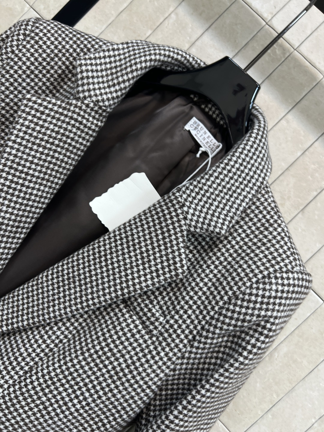 BC家 25秋冬新款 千鸟格西装外套 经典黑白干乌格纹 英伦复古感满满！面料挺括厚实 垂感好不易皱 日常