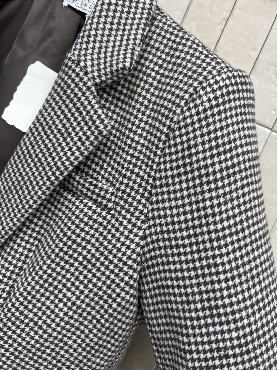 BC家 25秋冬新款 千鸟格西装外套 经典黑白干乌格纹 英伦复古感满满！面料挺括厚实 垂感好不易皱 日常