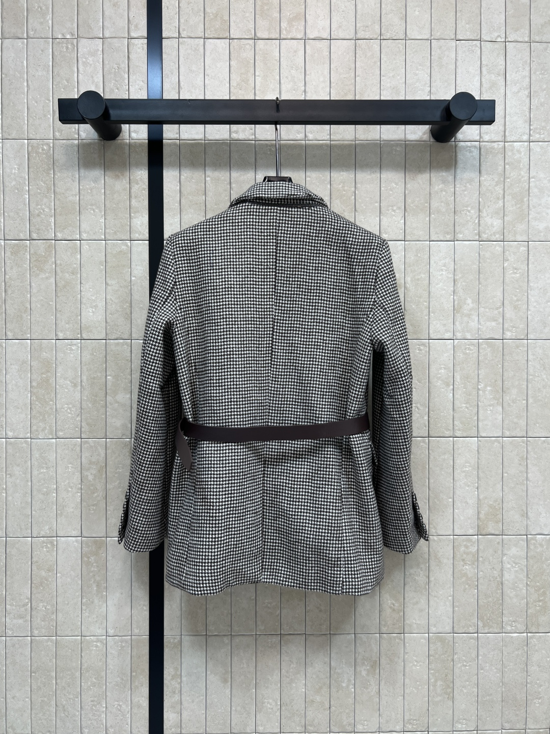 BC家 25秋冬新款 千鸟格西装外套 经典黑白干乌格纹 英伦复古感满满！面料挺括厚实 垂感好不易皱 日常