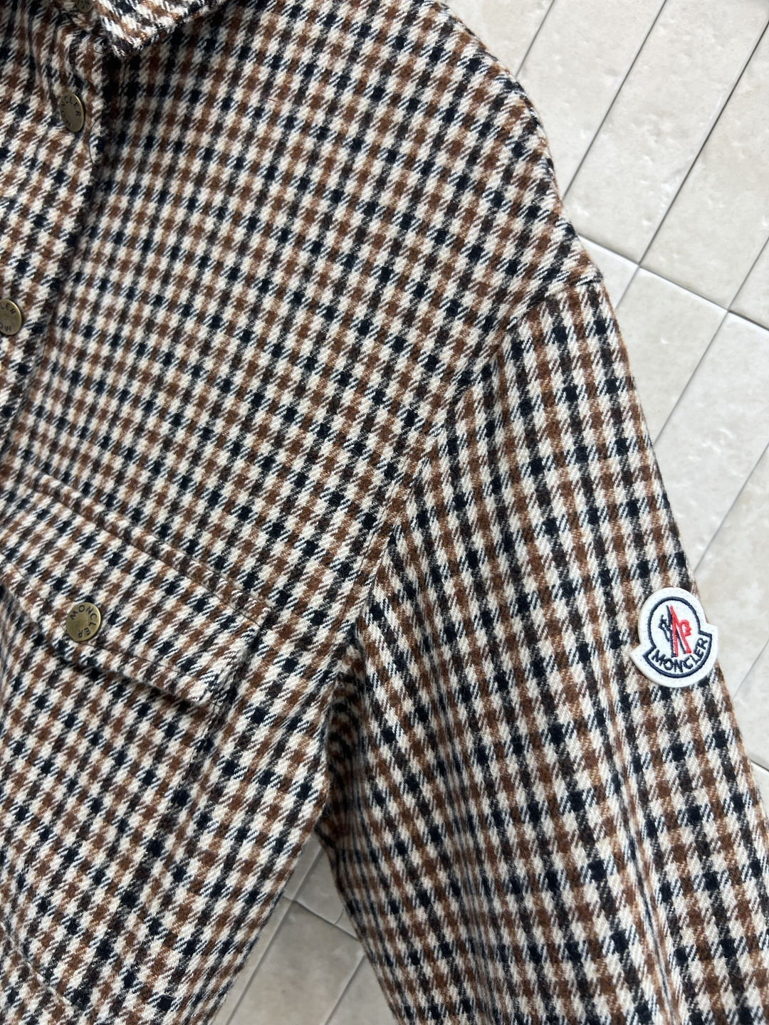 M家 25秋冬新款 千鸟格翻领短款外套 方形剪裁+翻盖大口袋 实用又有型 短款设计超适合搭配高腰裤or裙