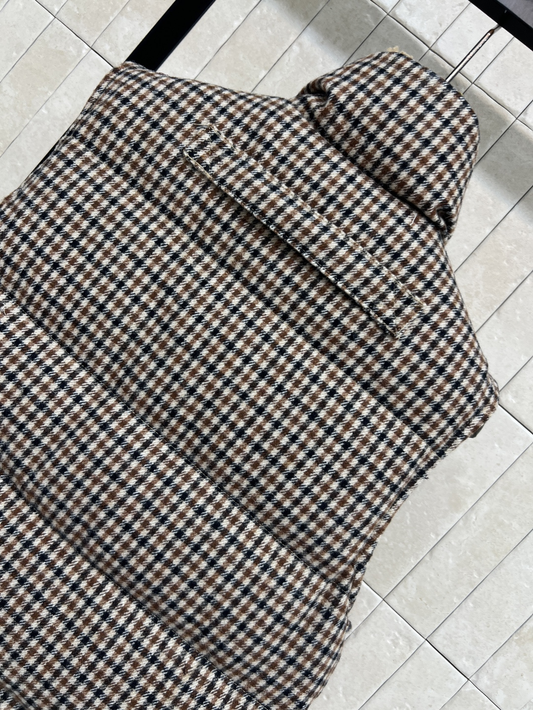 M家 25秋冬新款 千鸟格羽绒马甲 经典千鸟格纹拼接羊羔毛立领设计 复古又时髦 内里高品质羽绒假两件 层