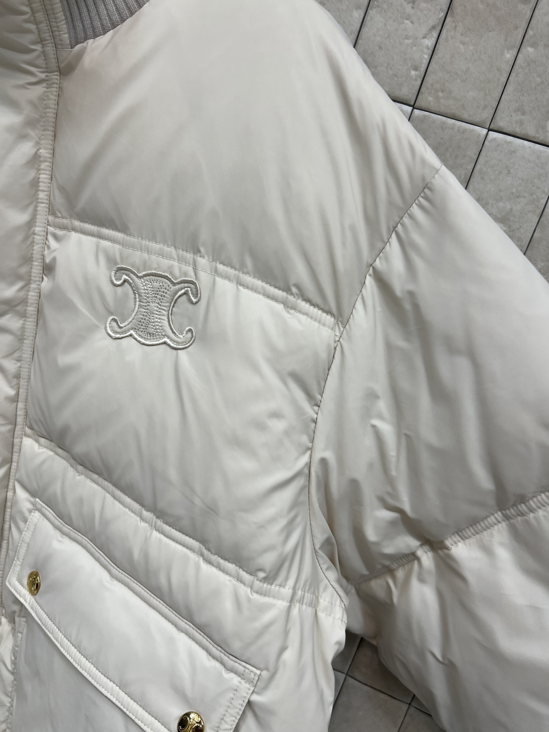 CE家 25秋冬新款 针织立领羽绒服 防水面料 柔软轻薄 三个颜色都很好看 经典面包版型拼接针织螺纹立领