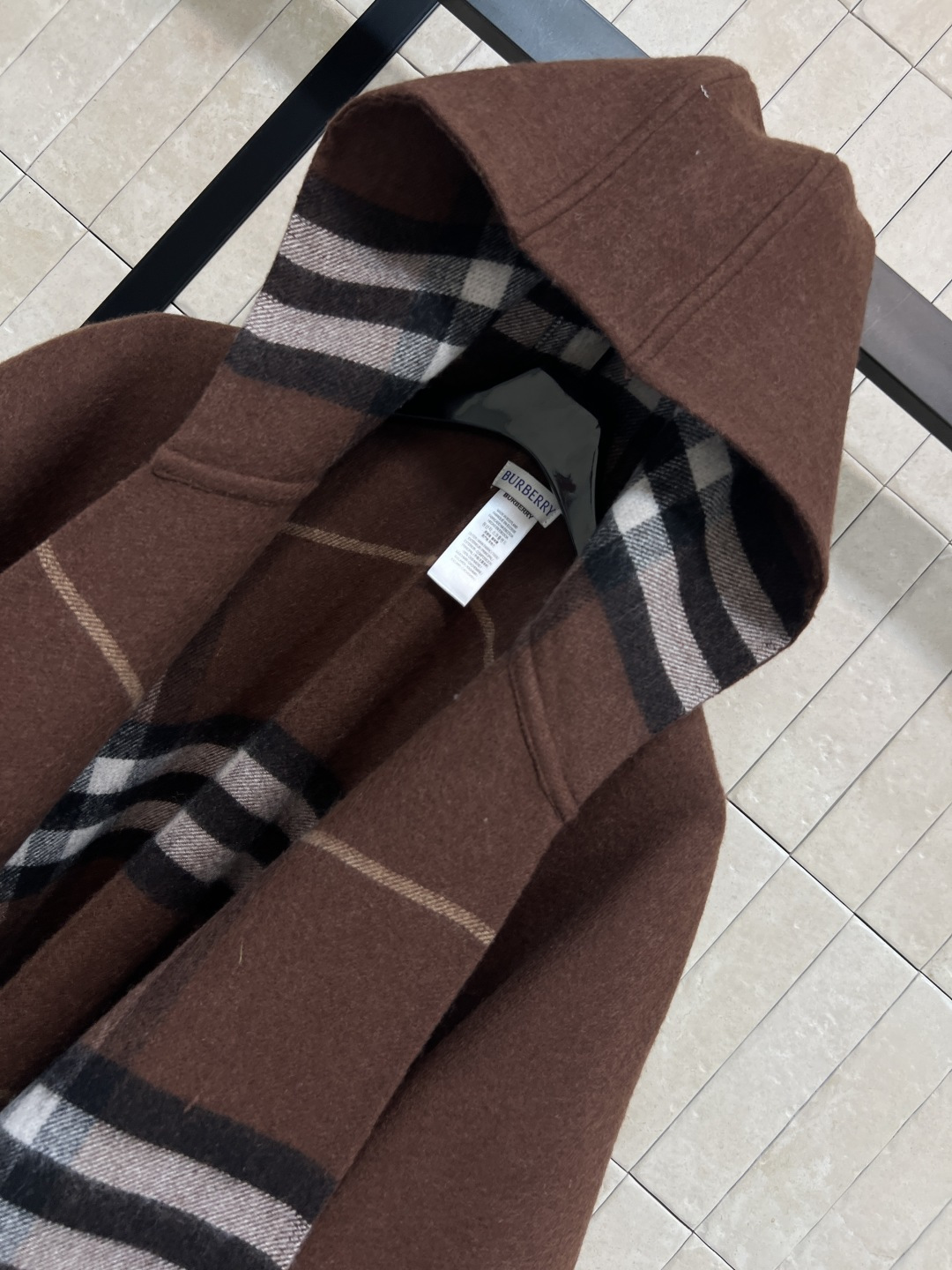 BUR家 25秋冬新款 连帽羊绒斗篷披肩 100%山羊绒 柔软亲肤 秋冬穿超舒服！经典格纹+马术骑士徽标