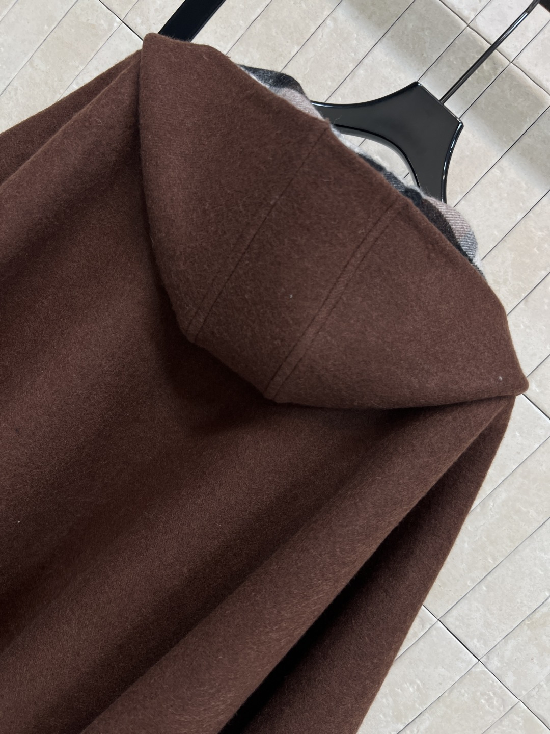 BUR家 25秋冬新款 连帽羊绒斗篷披肩 100%山羊绒 柔软亲肤 秋冬穿超舒服！经典格纹+马术骑士徽标