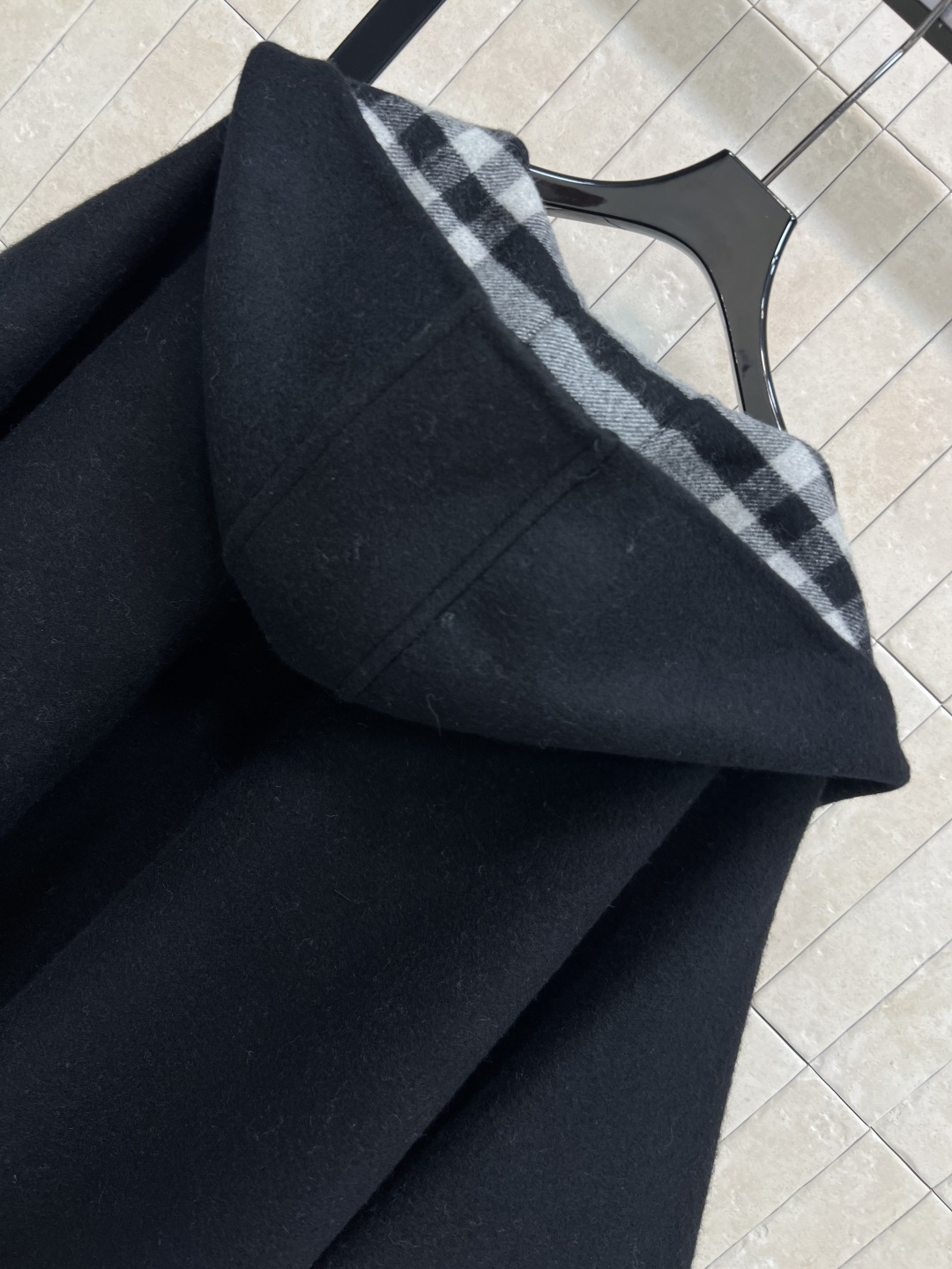 BUR家 25秋冬新款 连帽羊绒斗篷披肩 100%山羊绒 柔软亲肤 秋冬穿超舒服！经典格纹+马术骑士徽标