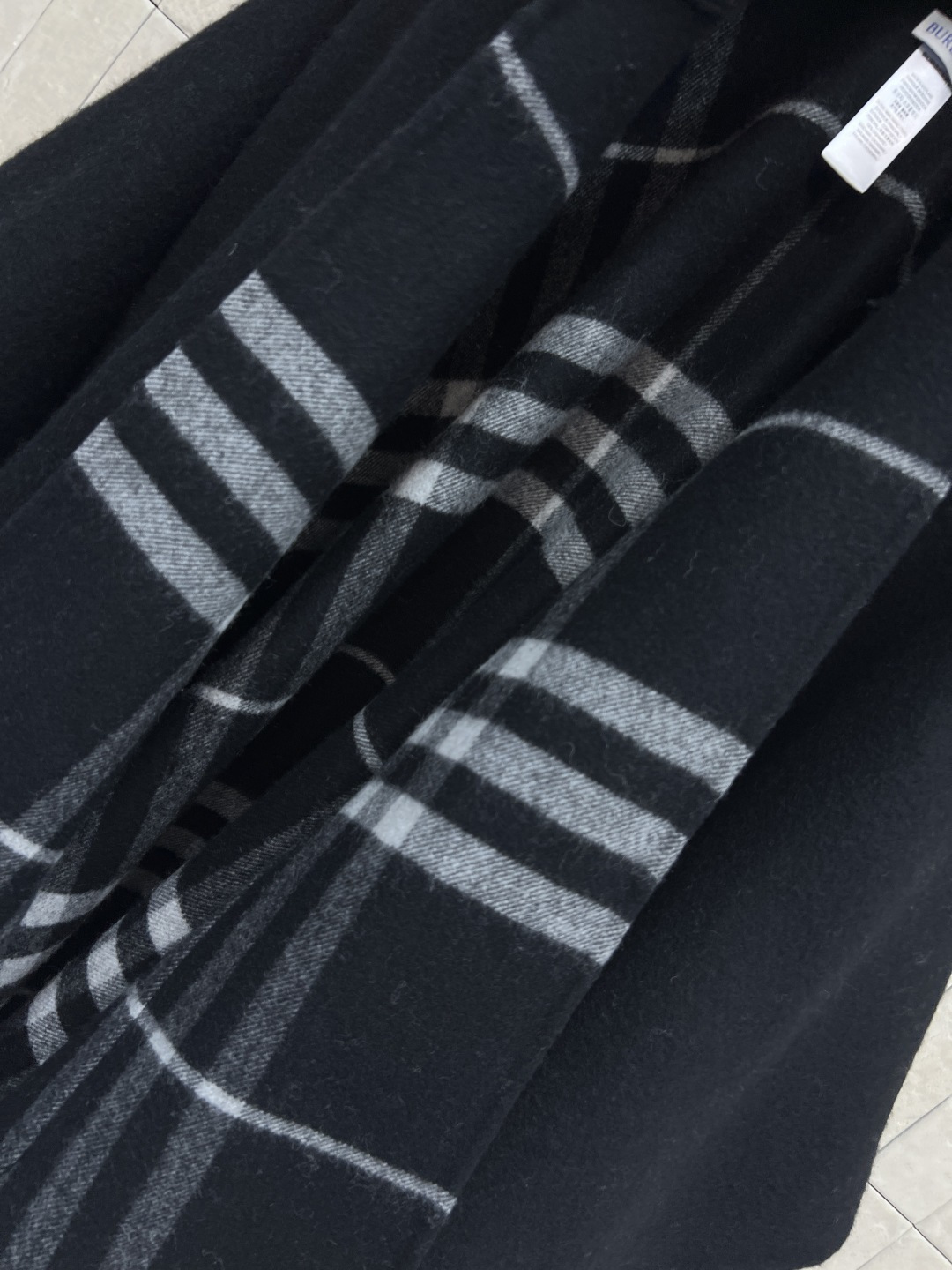 BUR家 25秋冬新款 连帽羊绒斗篷披肩 100%山羊绒 柔软亲肤 秋冬穿超舒服！经典格纹+马术骑士徽标