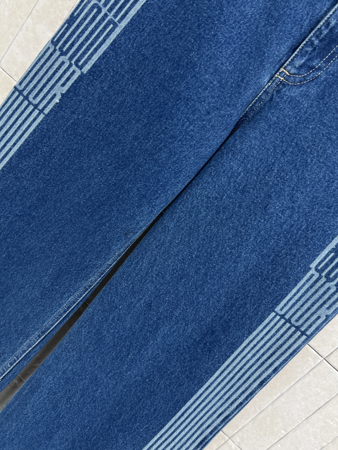 D家 25秋冬新款 D字母提花织带牛仔阔腿裤 定制YB进口纯牛仔面料 柔软透气 酵素水洗工艺带来复古质感