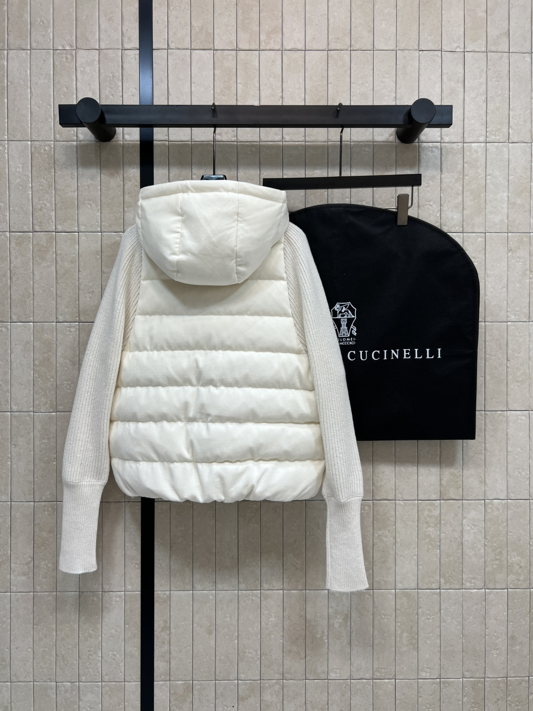 BC家 25秋冬新款 连帽针织袖羽绒服 采用羊毛、羊绒、桑蚕丝混纺针织袖设计 奢华又实用 国标90白鹅绒