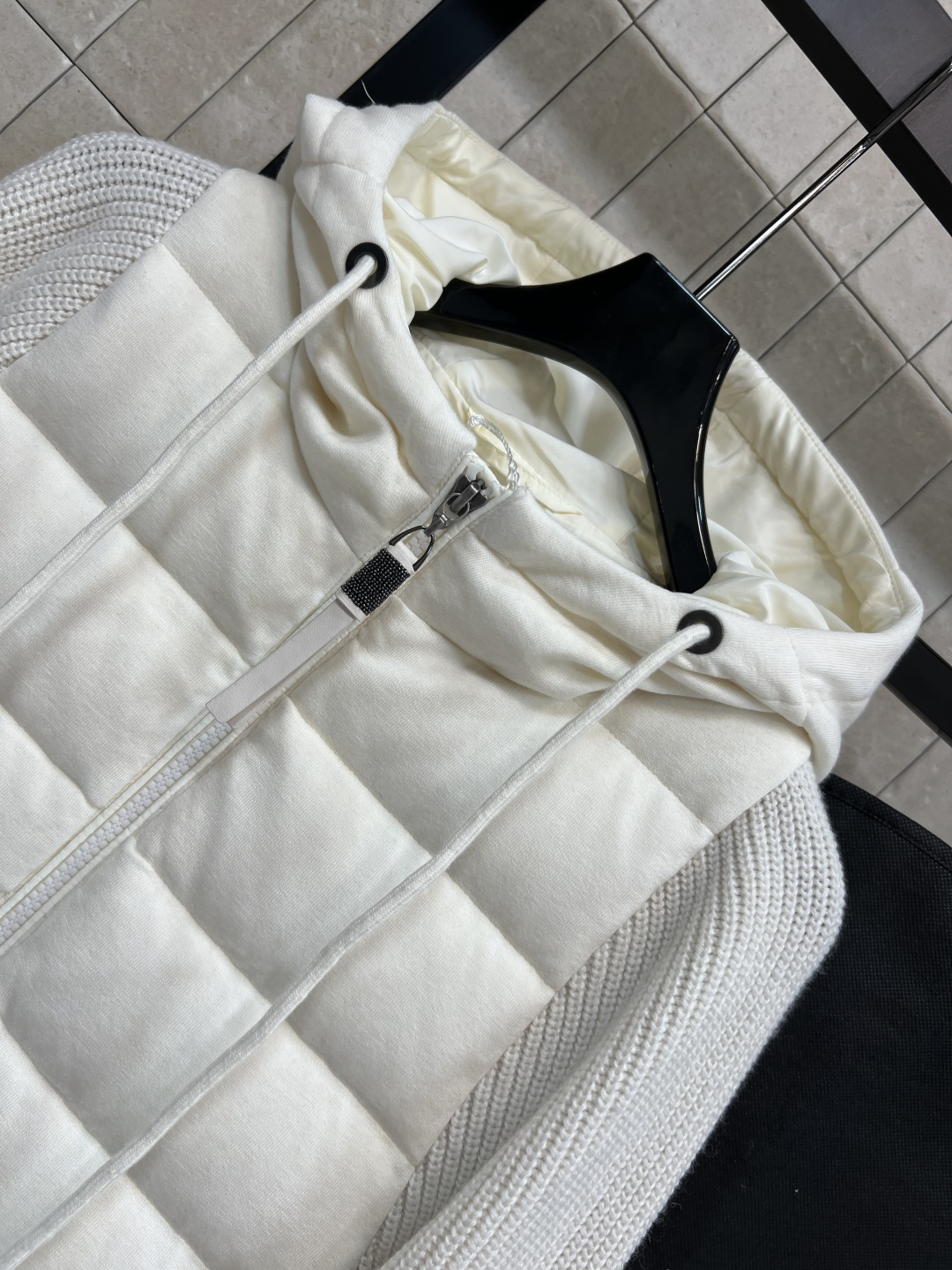 BC家 25秋冬新款 连帽针织袖羽绒服 采用羊毛、羊绒、桑蚕丝混纺针织袖设计 奢华又实用 国标90白鹅绒