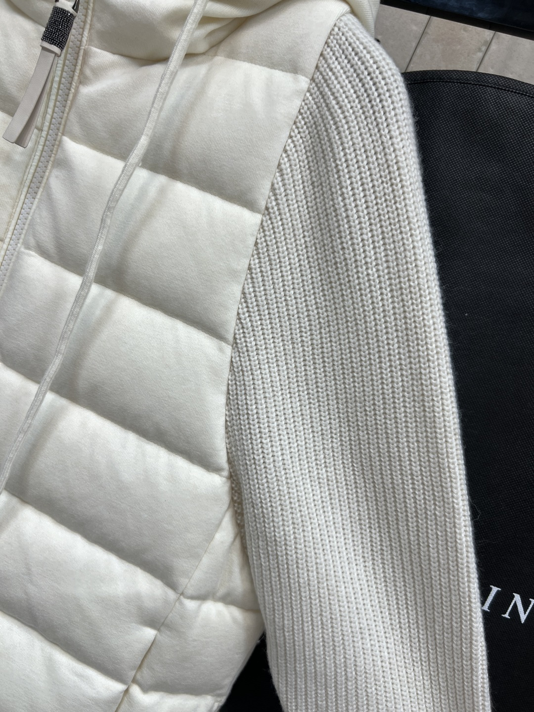 BC家 25秋冬新款 连帽针织袖羽绒服 采用羊毛、羊绒、桑蚕丝混纺针织袖设计 奢华又实用 国标90白鹅绒