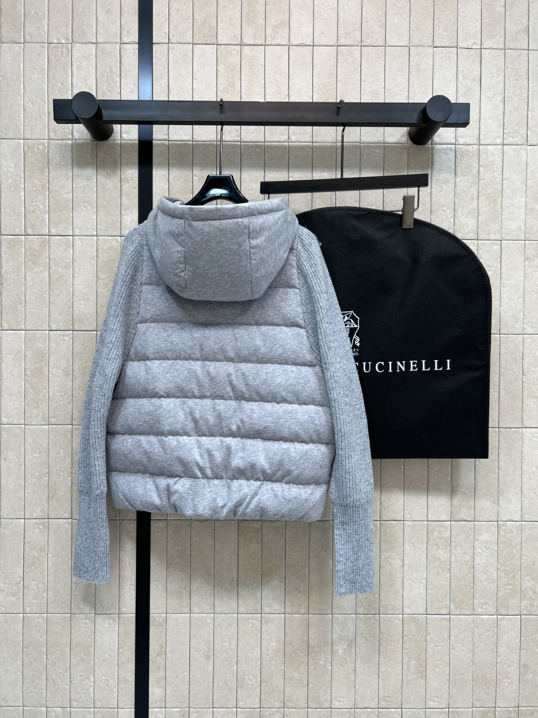 BC家 25秋冬新款 连帽针织袖羽绒服 采用羊毛、羊绒、桑蚕丝混纺针织袖设计 奢华又实用 国标90白鹅绒