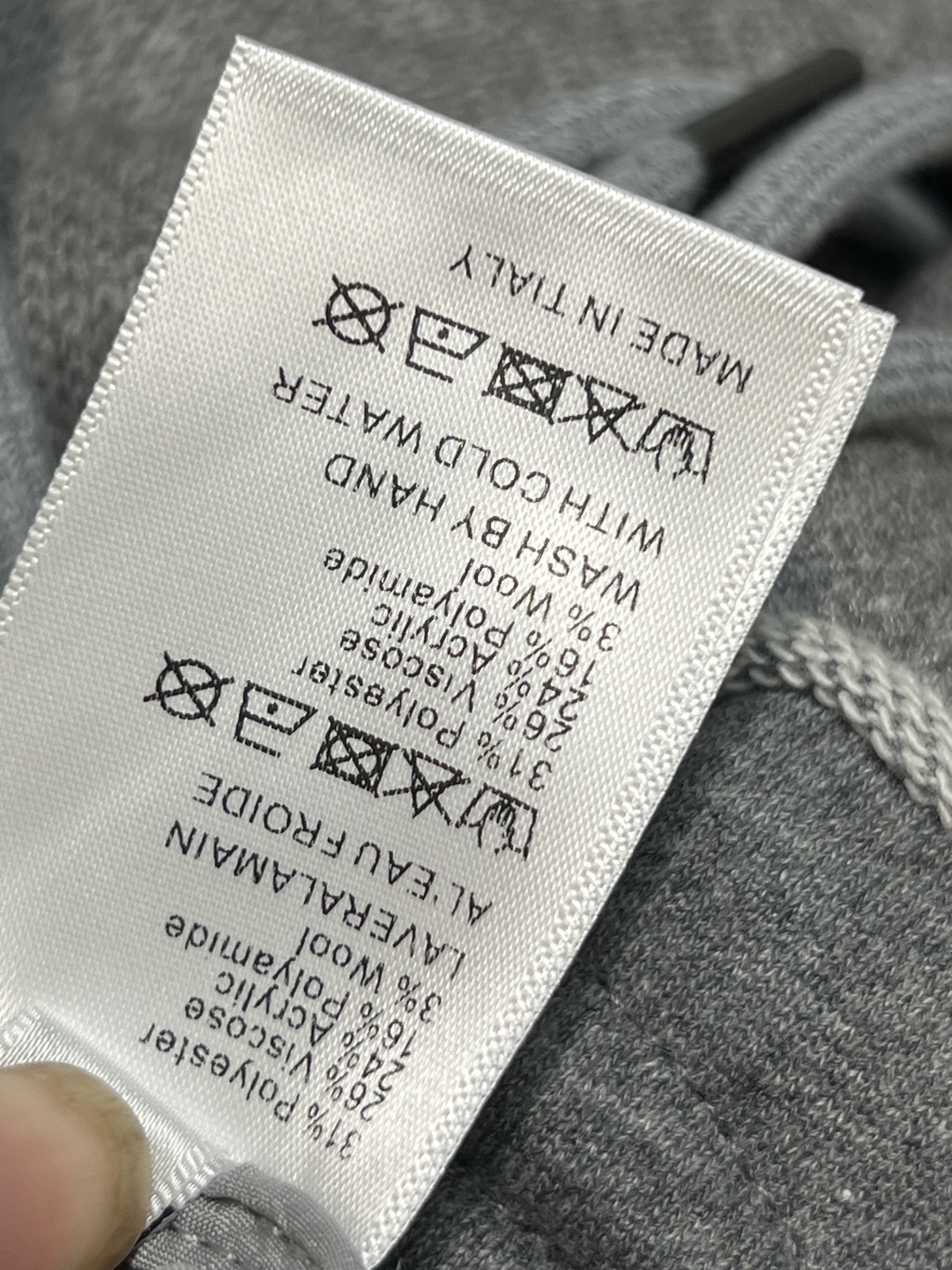 MIu家 25秋冬新款 高腰抽绳阔腿卫裤 柔软卫裤面料 亲肤又舒适 宽松直筒版型+抽绳松紧腰 修饰腰线超